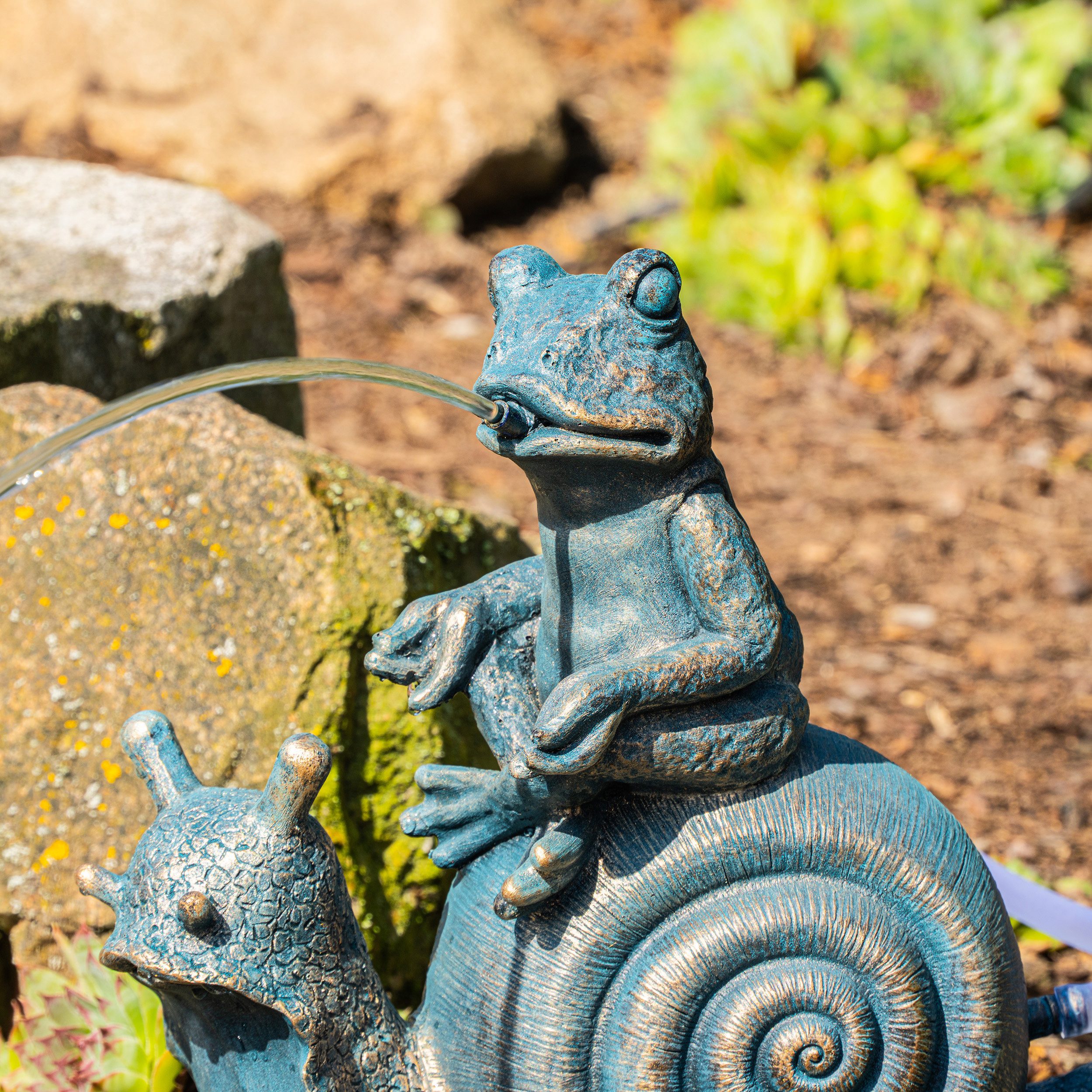 esotec Wasserspeier Figur Lilly und Nelly, 24,5x14,5cm Schlauch 2m Altkupfer-Design 100775 (Komplettset)