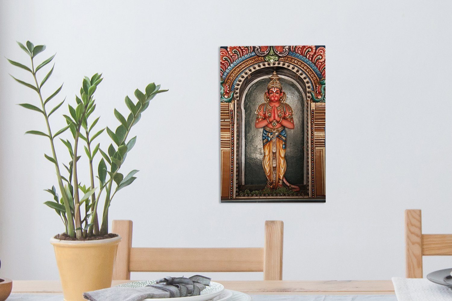 Die Leinwandbild OneMillionCanvasses® St), Gemälde, Leinwandbild inkl. Zackenaufhänger, cm Hanuman-Statue fertig (1 20x30 im Ranganathaswamy-Tempel, Sri bespannt