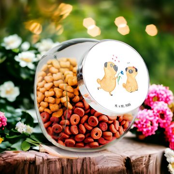 Mr. & Mrs. Panda Vorratsglas L 870ml Mops Verliebt - Weiß - Geschenk, Hundemotiv, Partner, Leckerl, Premium Glas, (1-tlg), Vielseitig einsetzbar