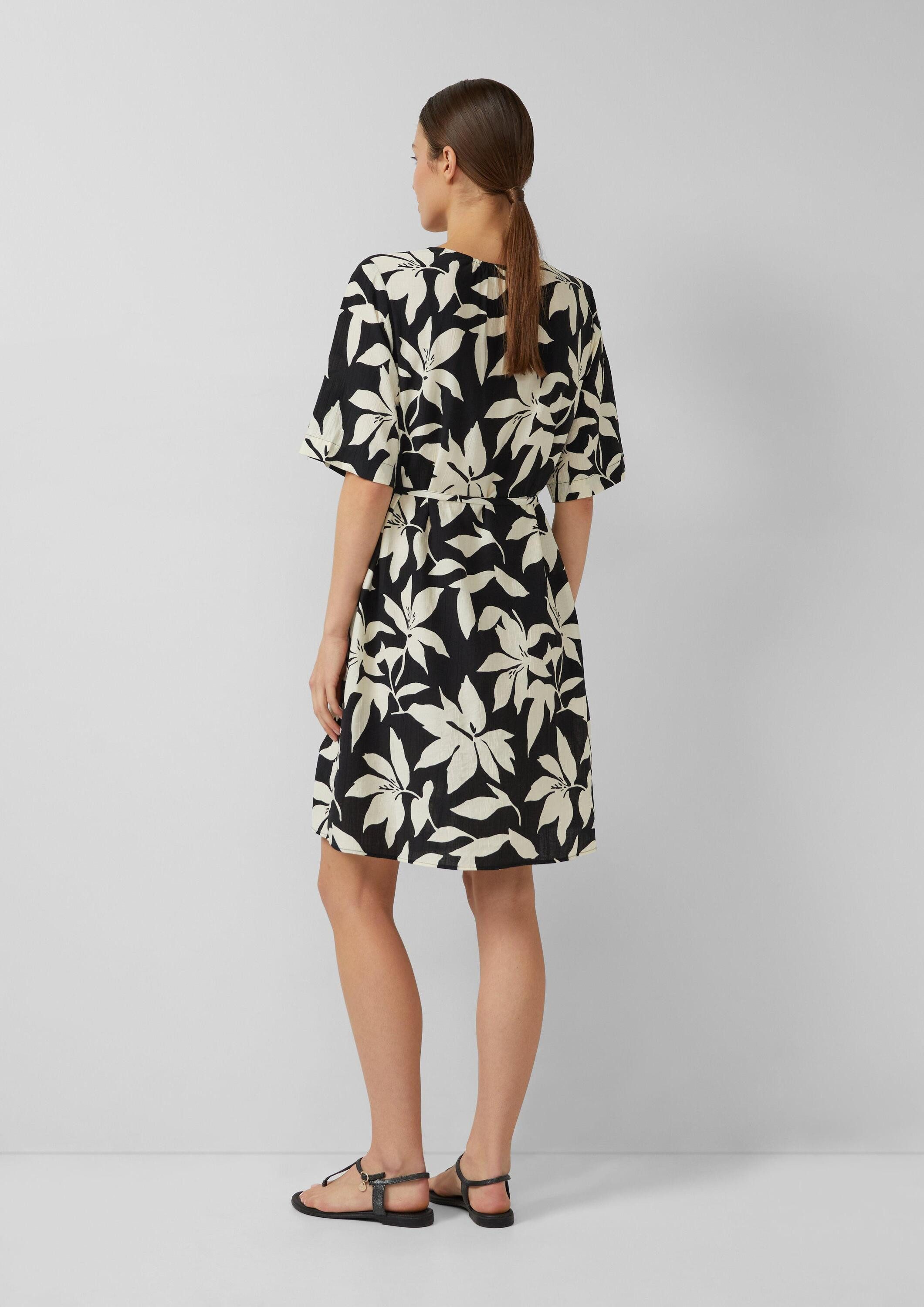 s.Oliver Minikleid Kleid Strukturiertes Kleid mit Gürtel