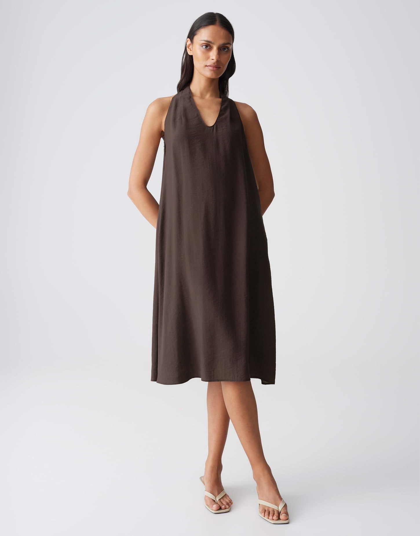 OPUS Neckholderkleid WORDELIA mit Neckholder-Ausschnitt A-Linie und Taschen für einen klaren Sommerlook