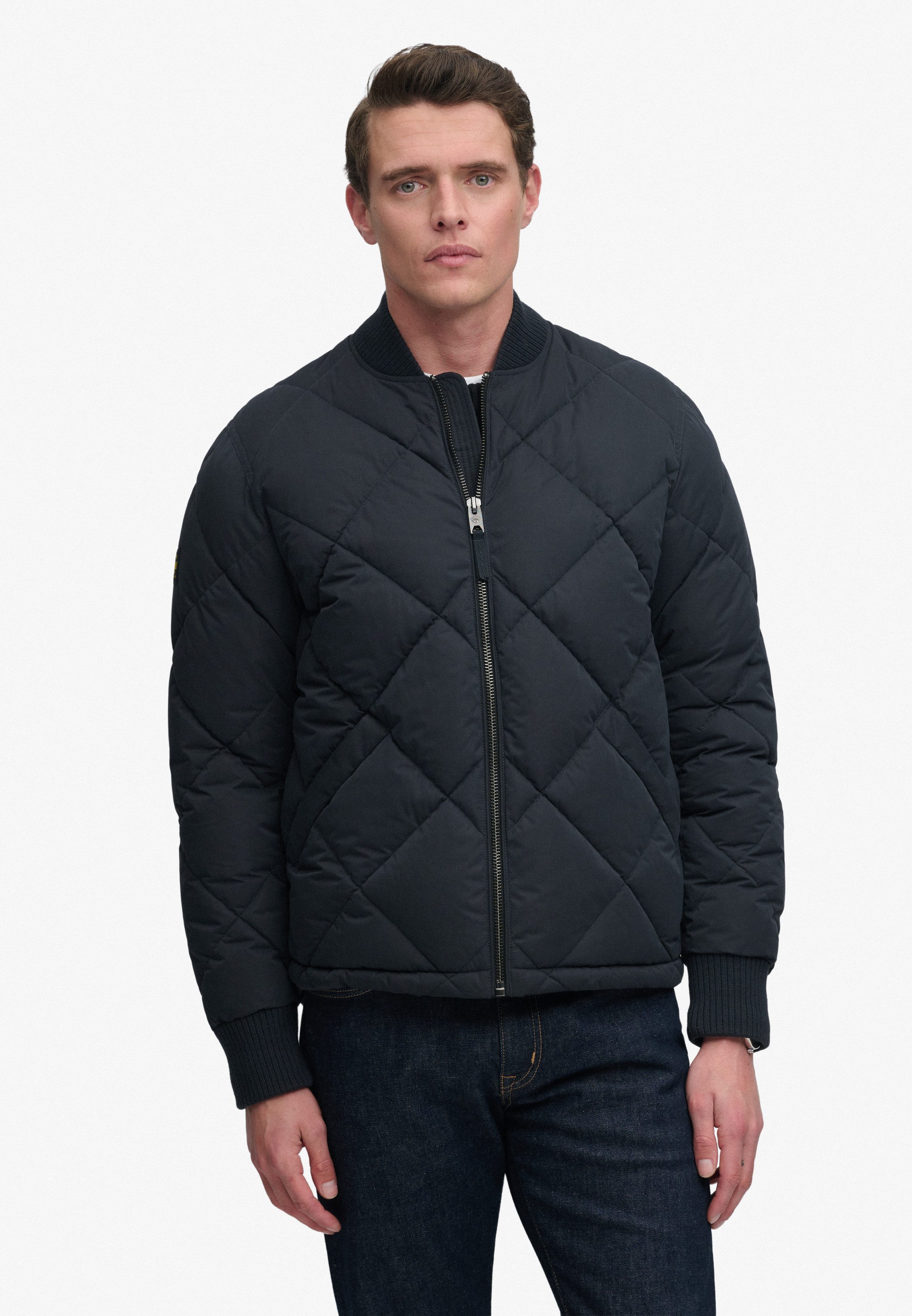 Superdry Steppjacke DIAMOND QUILT JACKET Regular Fit, mit Reißverschluss, aus Polyester und Kunstfaser
