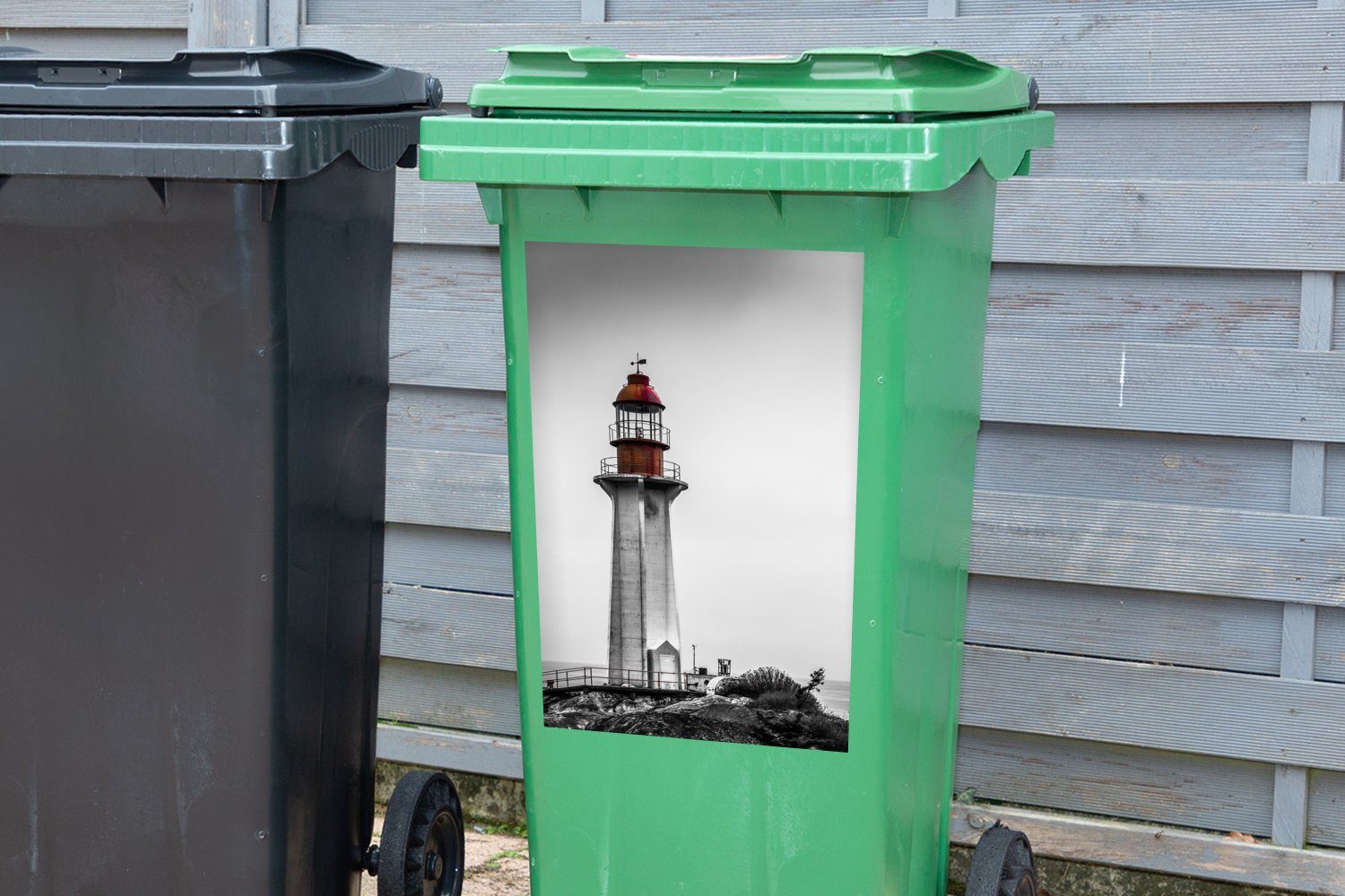 Wandsticker von Leuchtturms St), (1 Container, MuchoWow Westen Vancouver im Mülltonne, Mülleimer-aufkleber, Abfalbehälter Sticker, eines Schwarz-Weiß-Foto