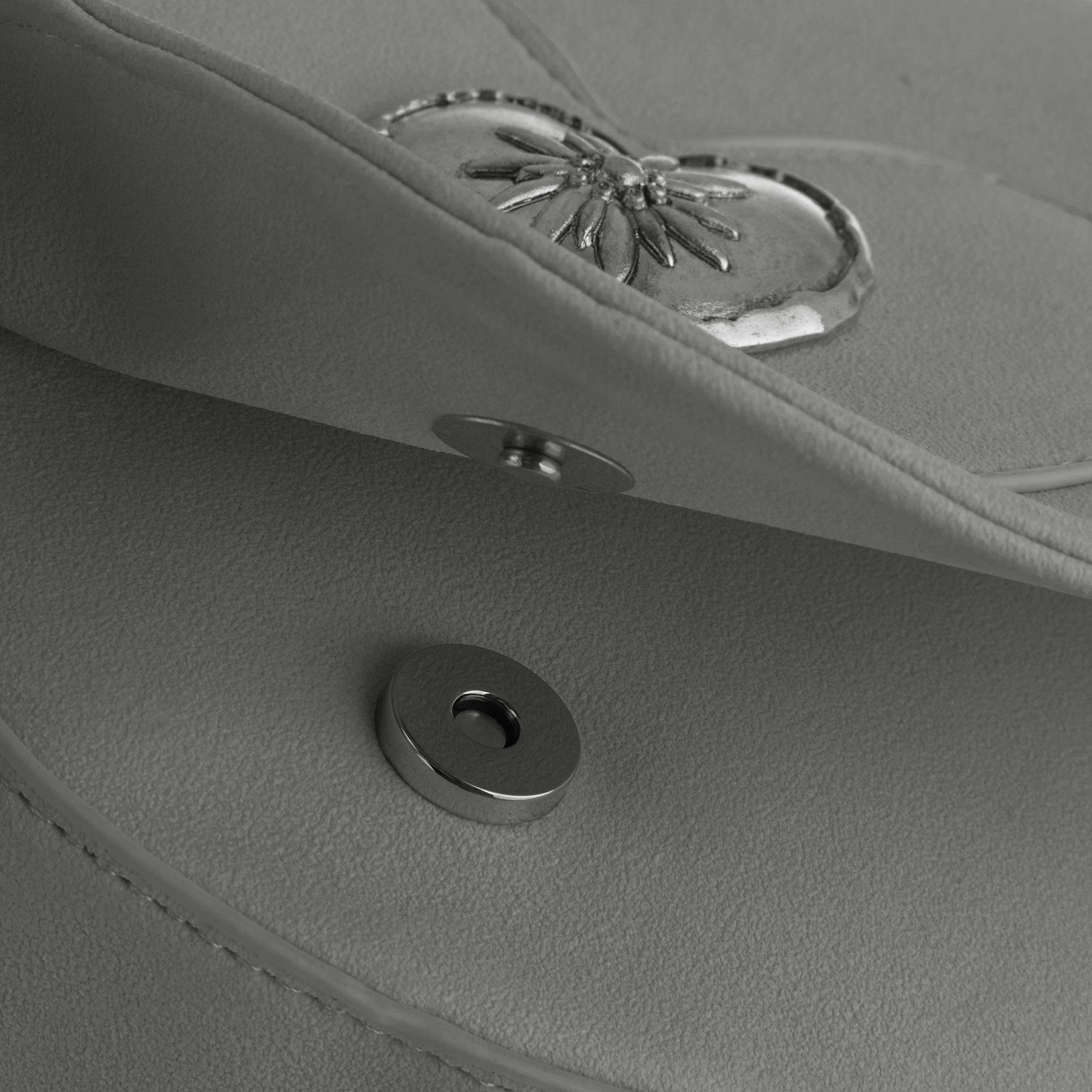 dressforfun Henkeltasche Trachtentasche, Seitenfach mit Reißverschluss (LxH): ca. 14 x 10 cm (Dirndltasche, Konfektionsgröße 0 in grau), Innenmaß (LxBxH) ca. 24 x 4 x 17 cm, Länge des Gurtes: ca. 116 cm