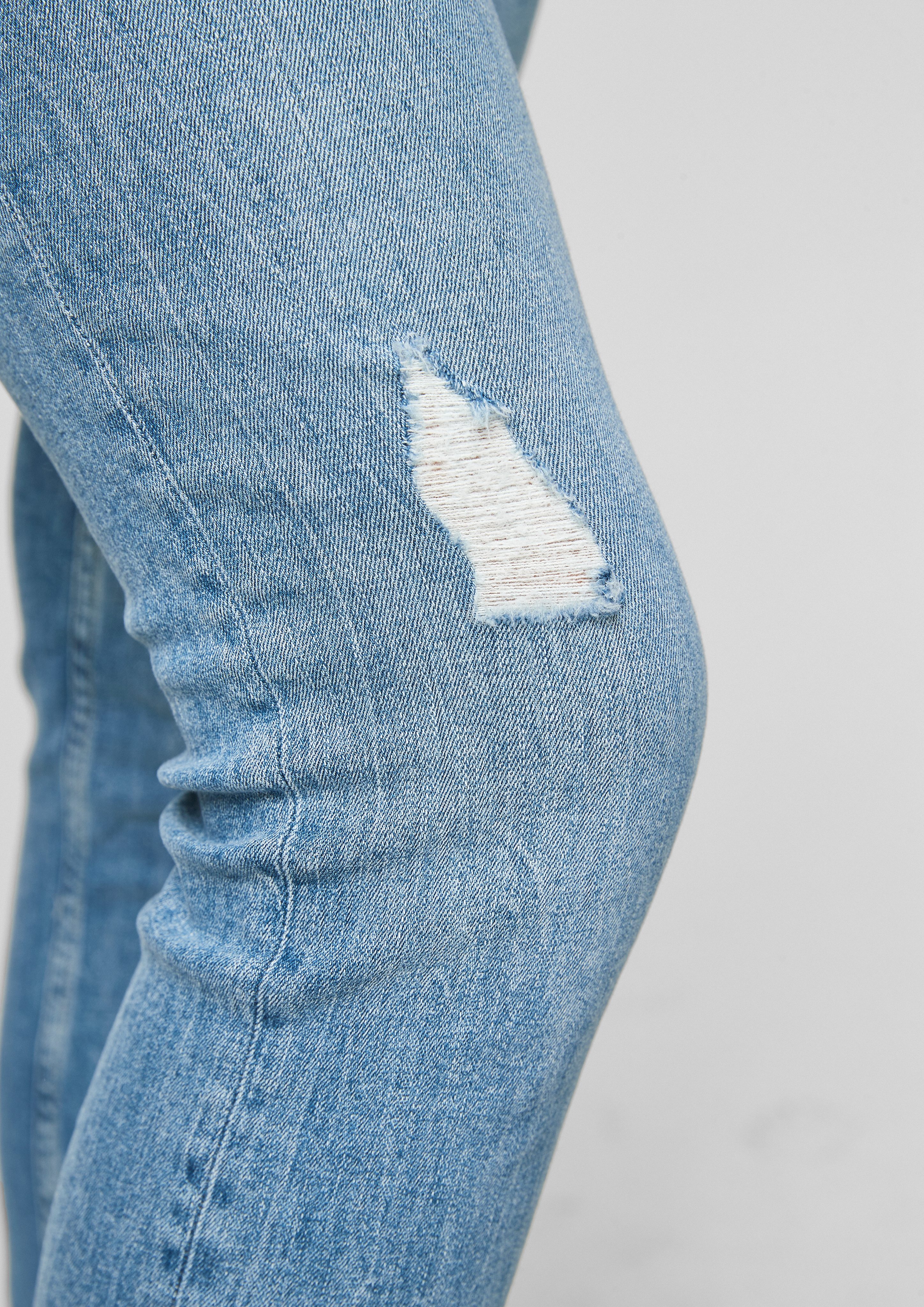 Waschung Slim leg-Jeans Slim: QS Leder-Patch, Stoffhose Destroyes,