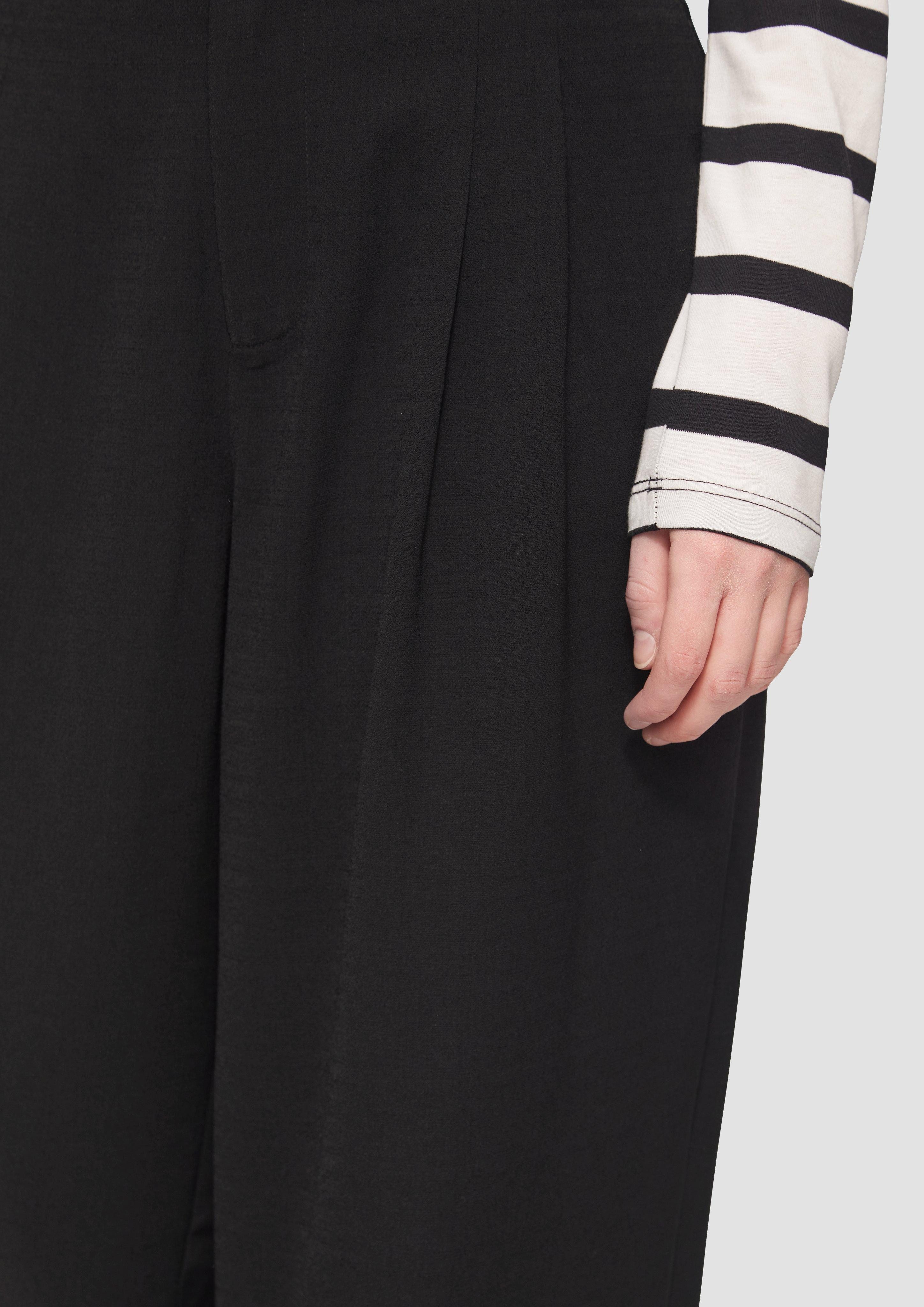 QS Stoffhose Bundfaltenhose mit weitem Bein günstig online kaufen
