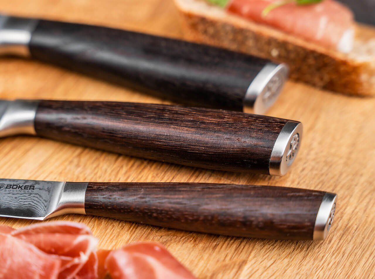 Böker Manufaktur Solingen Universalküchenmesser Böker Manufaktur Solingen Meisterklinge Damast Santoku, Damaststahl mit VG-10 Kern
