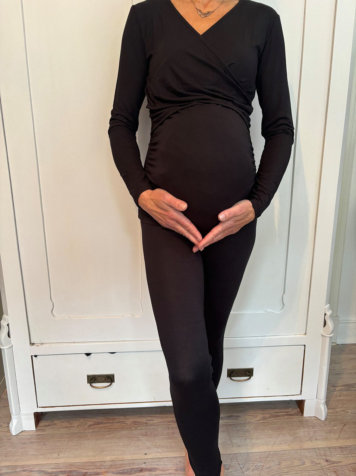 petit amour maternity shirt GIL maternity wear nursing top long sleeve for pregnant women nursing function in solid color