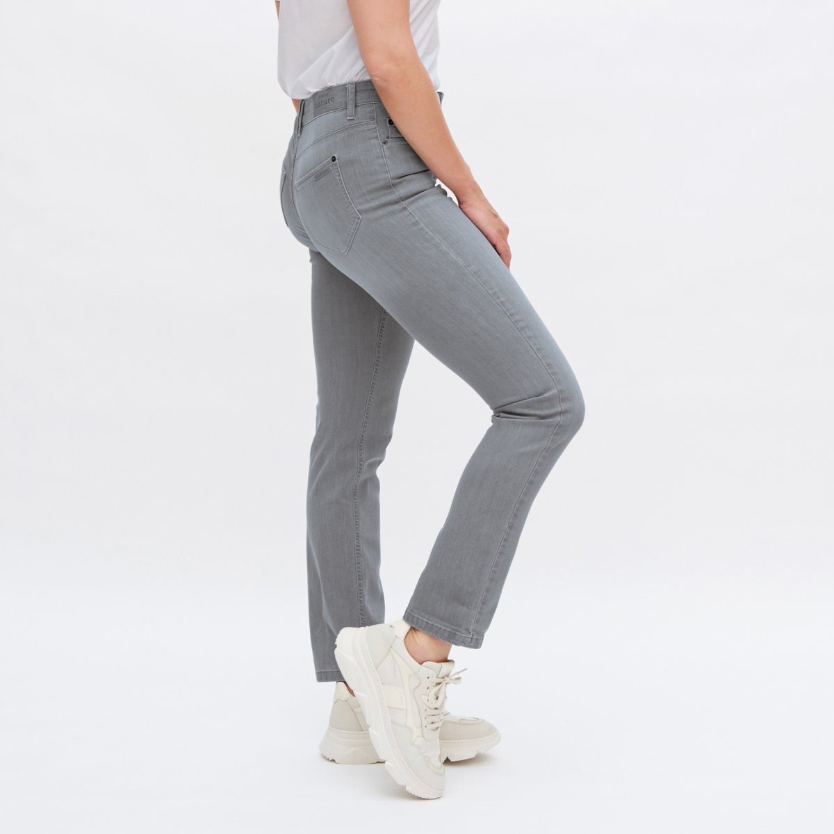 LIVING CRAFTS Bequeme Jeans Grey 5-Pocket Denim Stil im Legerer DONNA Schnitt