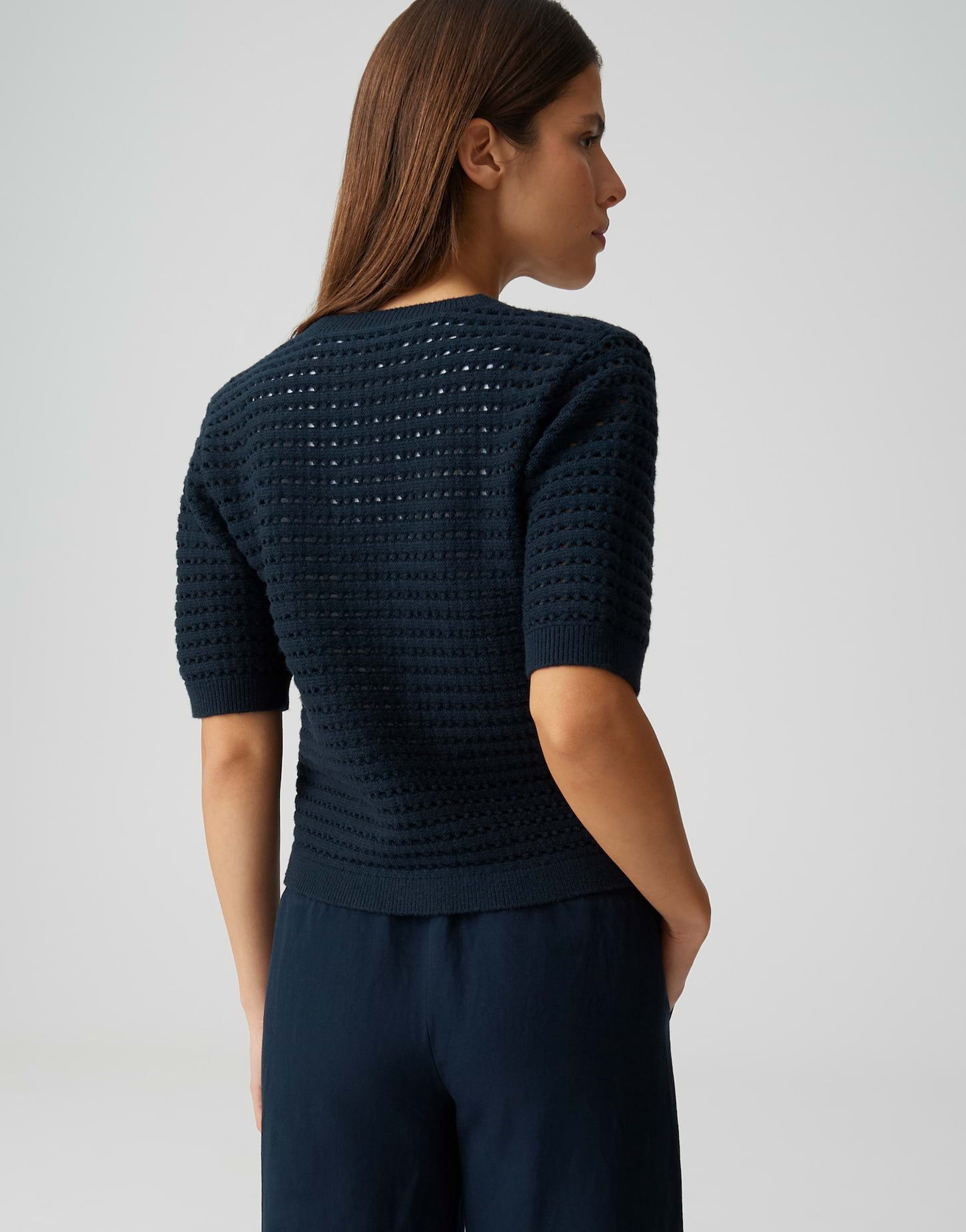 OPUS Strickjacke Dostal aus Strick mit Lochstrukur Perlmuttknöpfe, leichte Transparenz, fester Griff, Casual