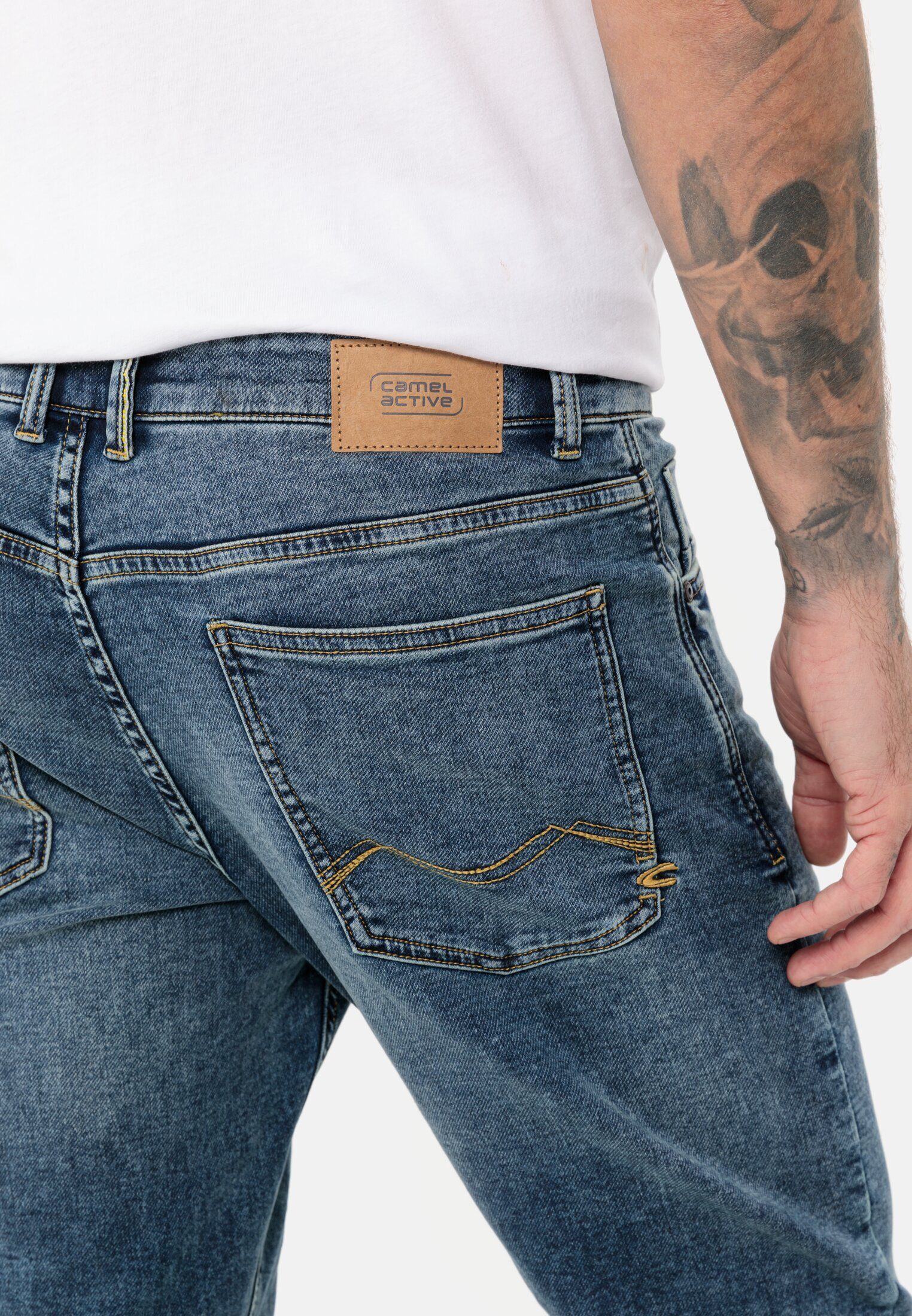 Camel Active Herren Jeans Tapered Fit FleXXXactive® – Elastische 5-Pocket Jeans Für Mehr Bewegungsfreiheit | Urbaner Outdoor-Style