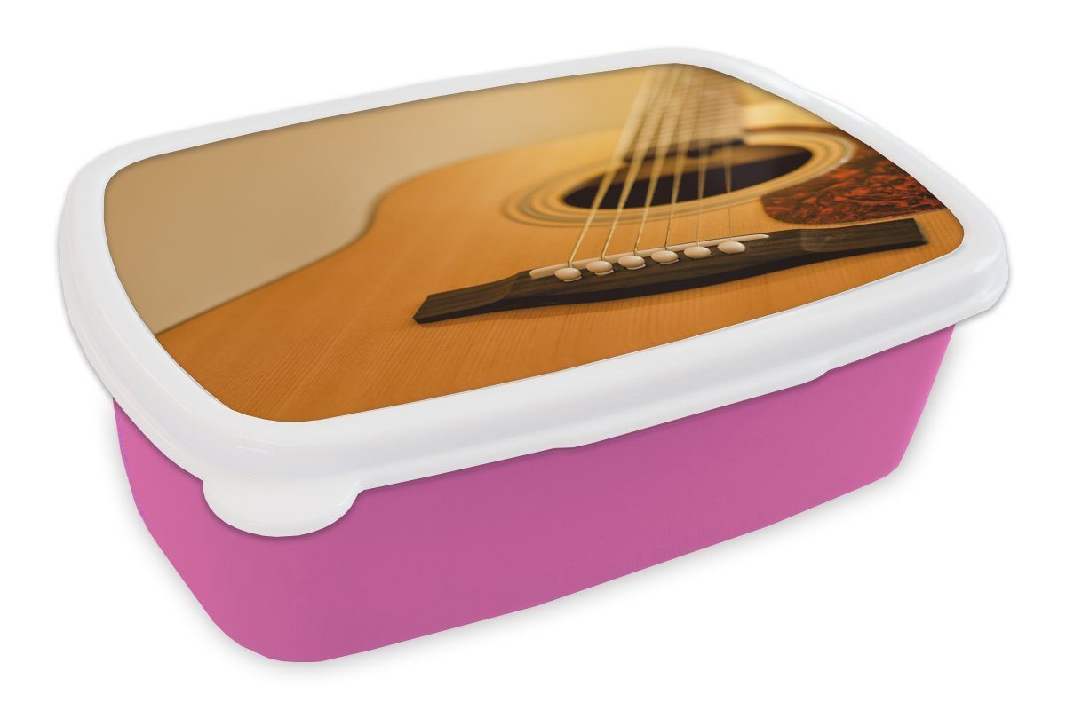 MuchoWow Lunchbox Gekippte Ansicht Brotdose Erwachsene, Kinder, Gitarre, Brotbox Kunststoff für einer Snackbox, akustischen rosa Mädchen, (2-tlg), Kunststoff