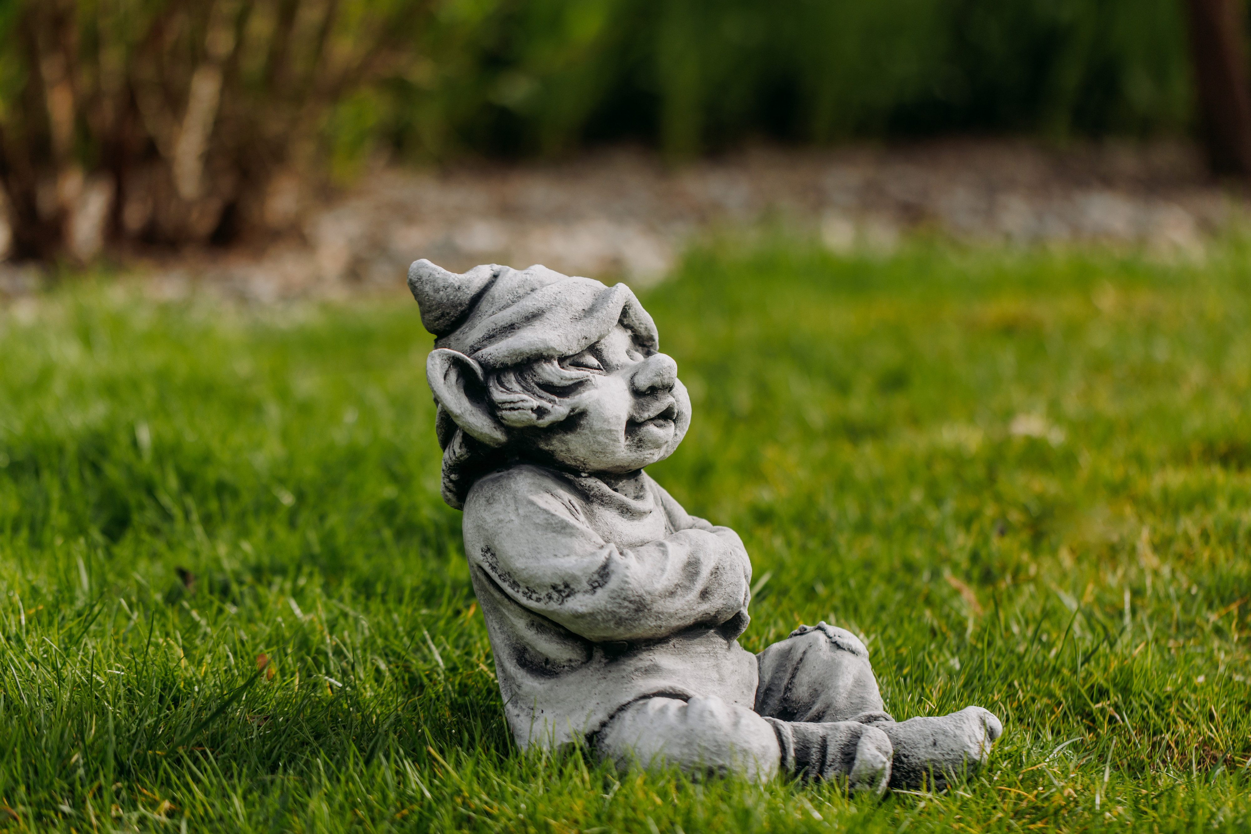 gartendekoparadies.de Gartenfigur Gnom Sonnenfreund, Steinfigur, H. 29 cm, 9 kg, Frostsicher