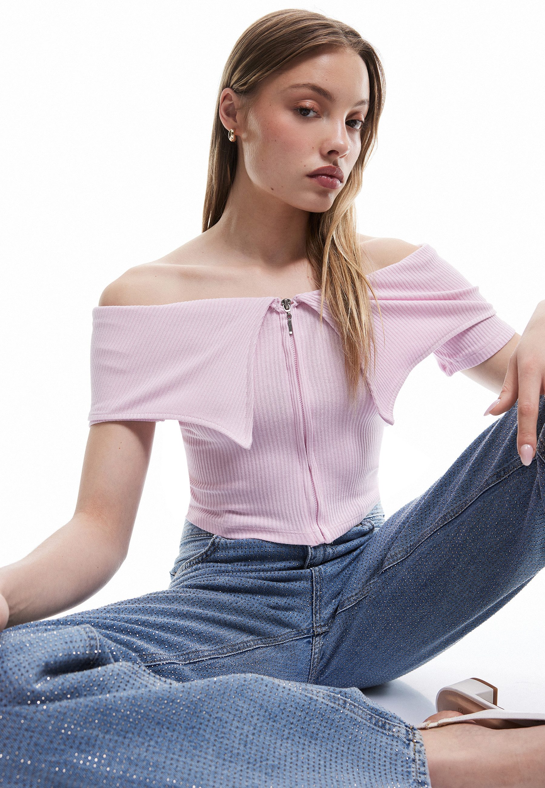 Koton T-Shirt Kurzärmelig Halb Schulterfrei T-Shirt