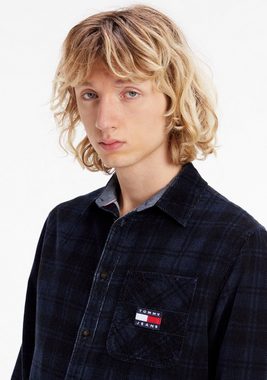 Tommy Jeans Karohemd TJM CHECKED CORD SHIRT mit Markenlabel