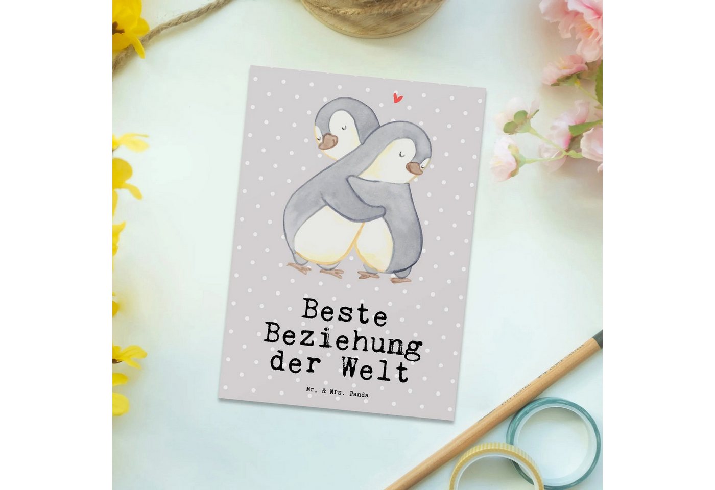 Thumbnail - Mr. & Mrs. Panda Postkarte Pinguin Beste Beziehung der Welt - Grau Pastell - Geschenk, Karte, Ve, Glücksmomente teilen