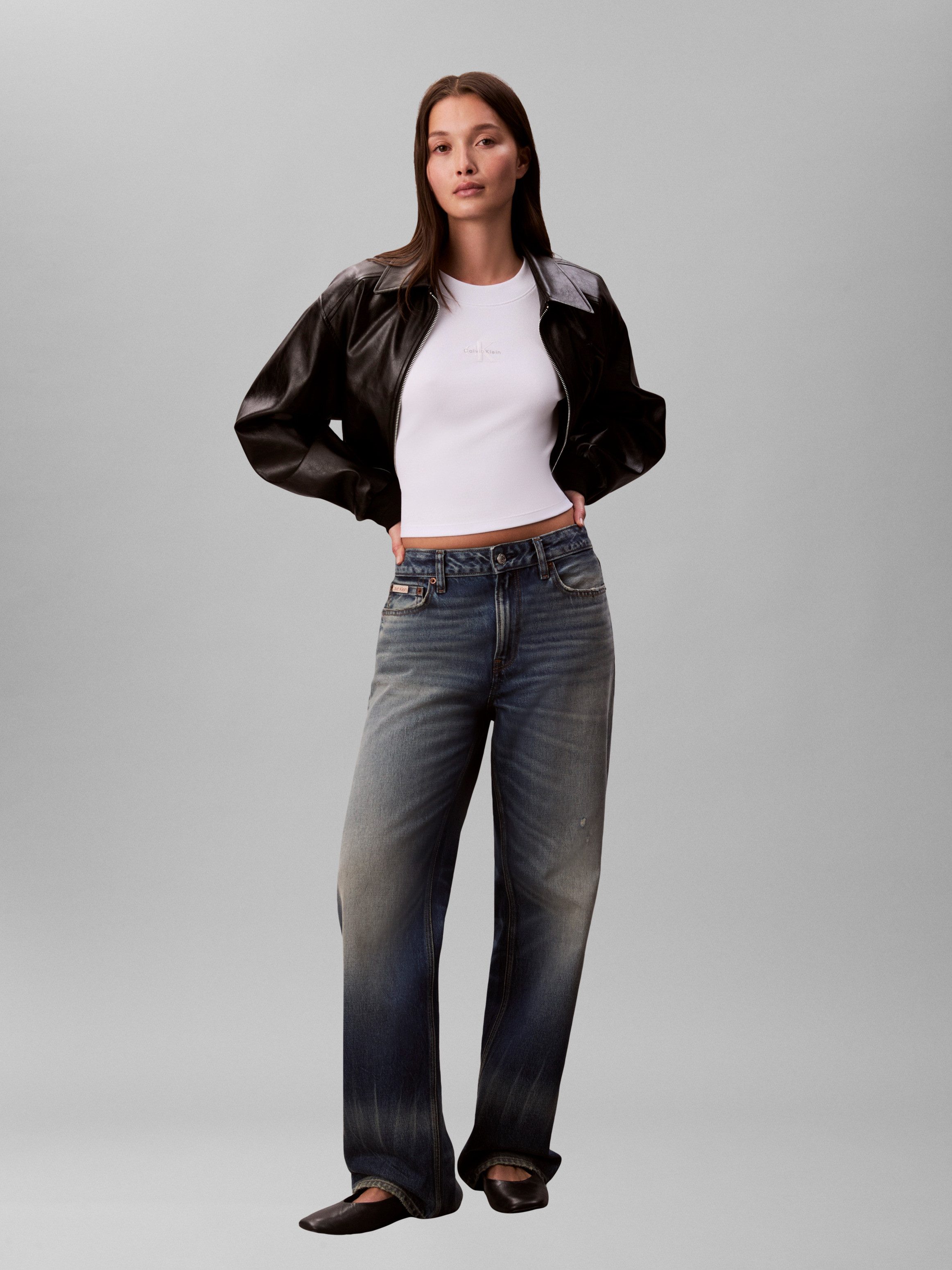 Calvin Klein Jeans Langarmshirt Rundhalsausschnitt, figurbetonte Passform, Logodruck – Bild 5 von 5