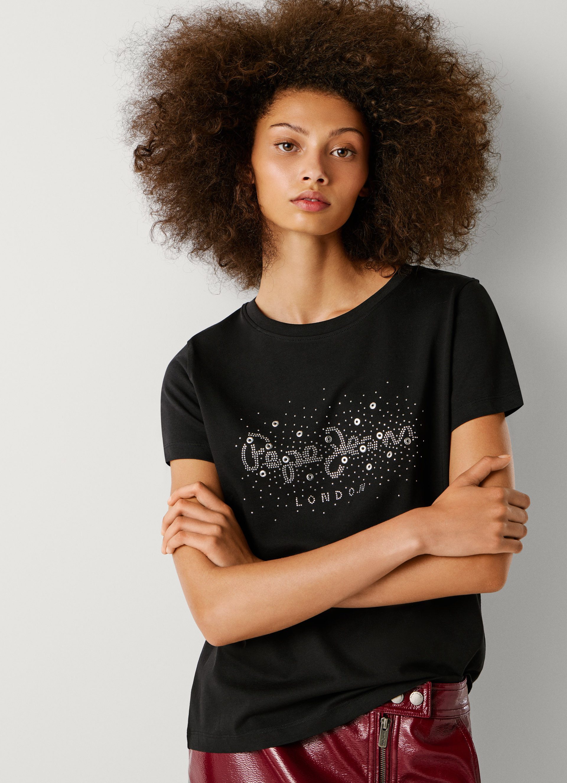 Pepe Jeans T-Shirt BRADY mit Rundhals, Nietenapplikation