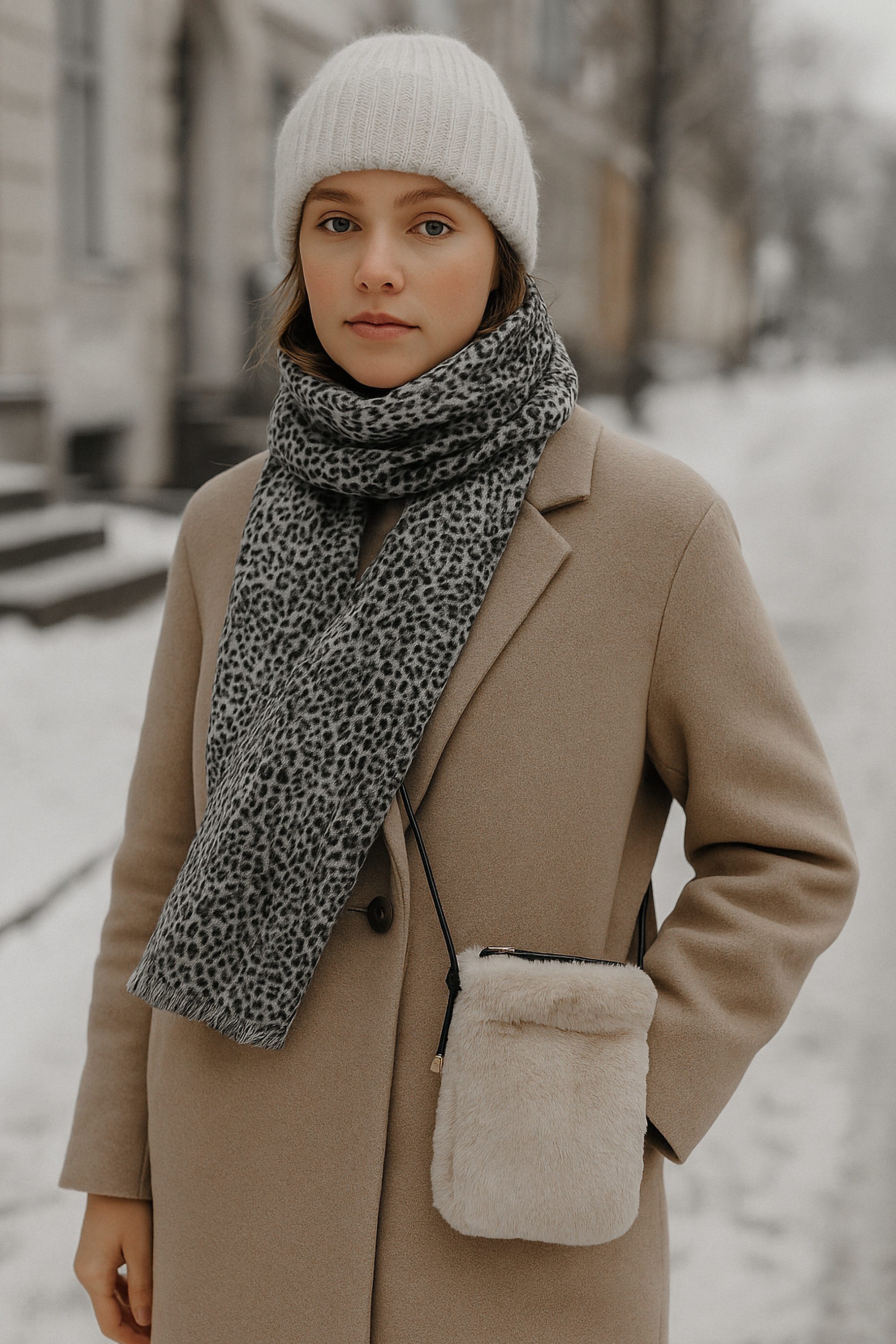 COLLEZIONE ALESSANDRO Umhängetasche Flauschi, aus Kunstfell mit Riemen günstig online kaufen