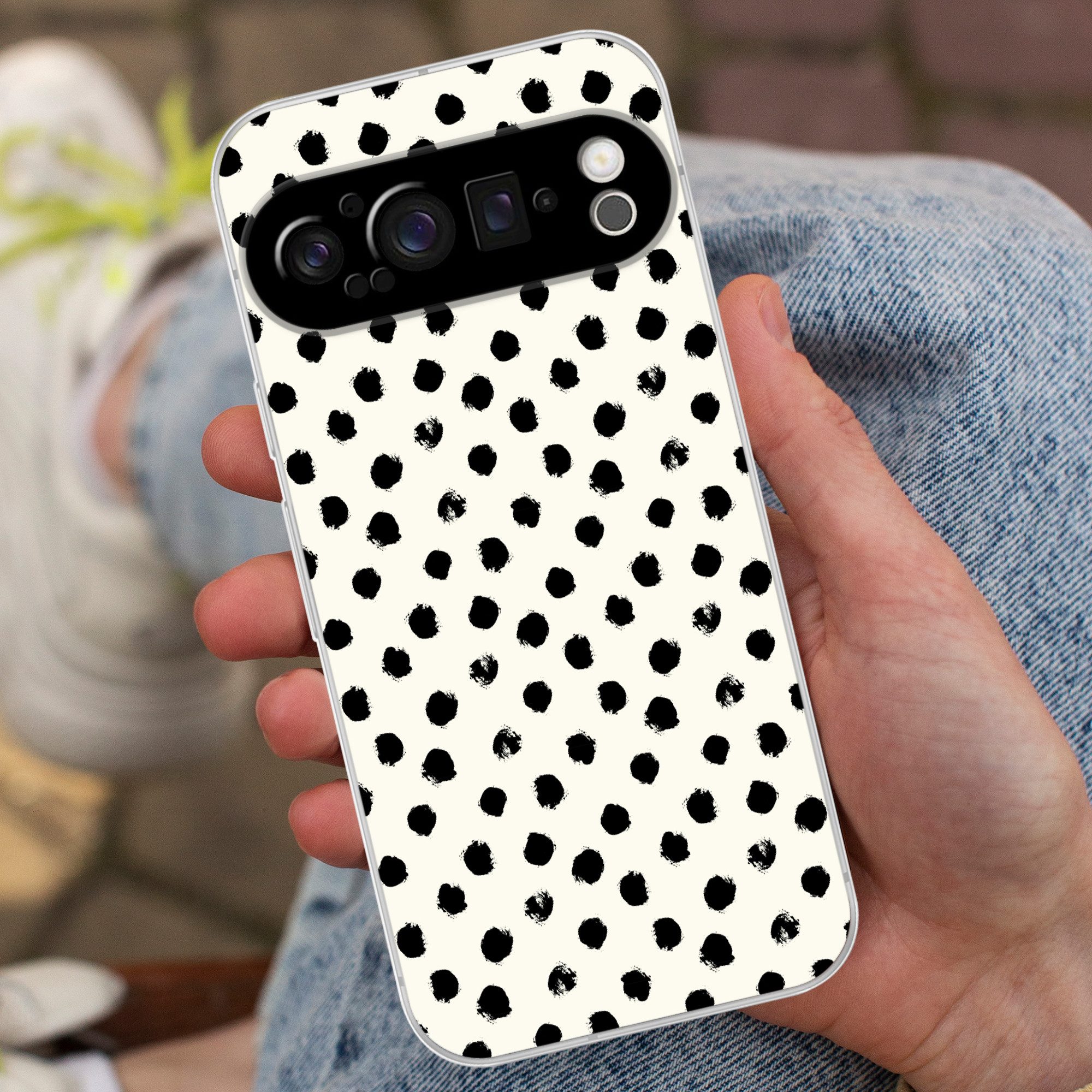 MuchoWow Handyhülle für Google Pixel 9 Pro Polka dots - Schwarz - Weiß - Druck - Minimalis, Phone Case, Silikon, Schutzhülle Dünn