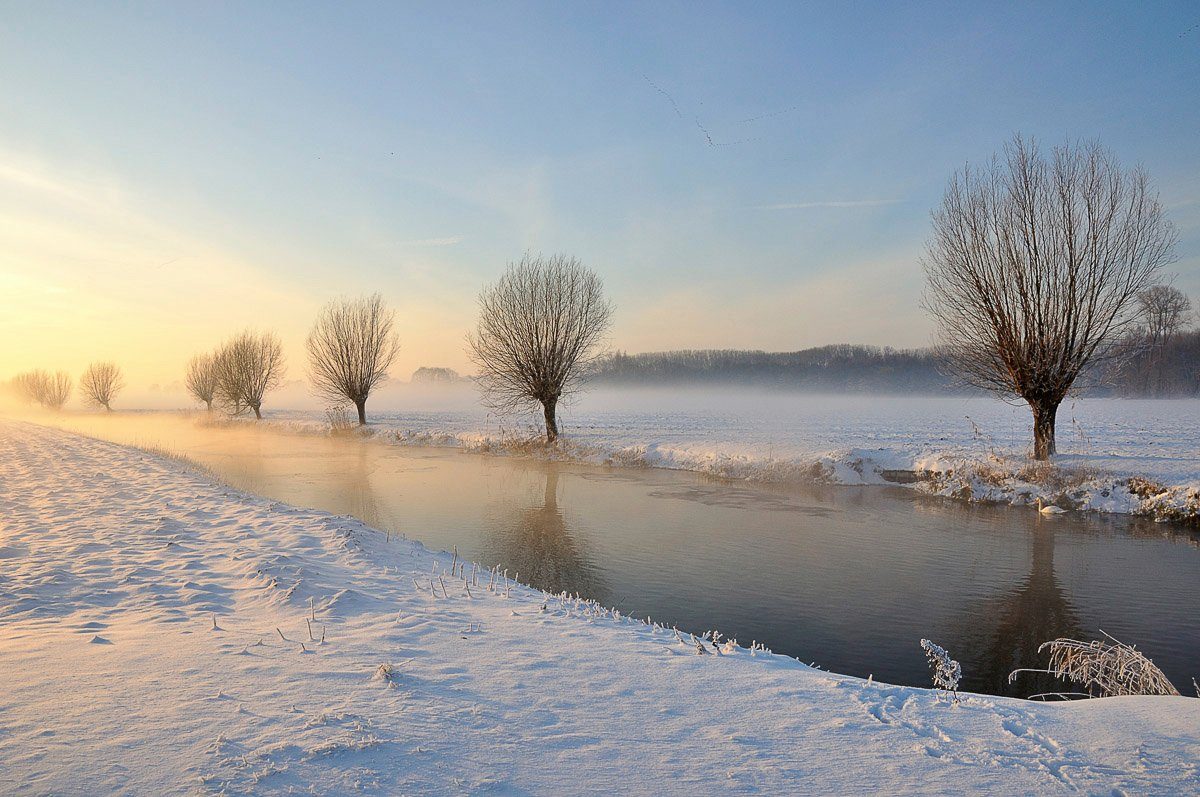 Papermoon Fototapete Fluss in Winterlandschaft | Fototapeten