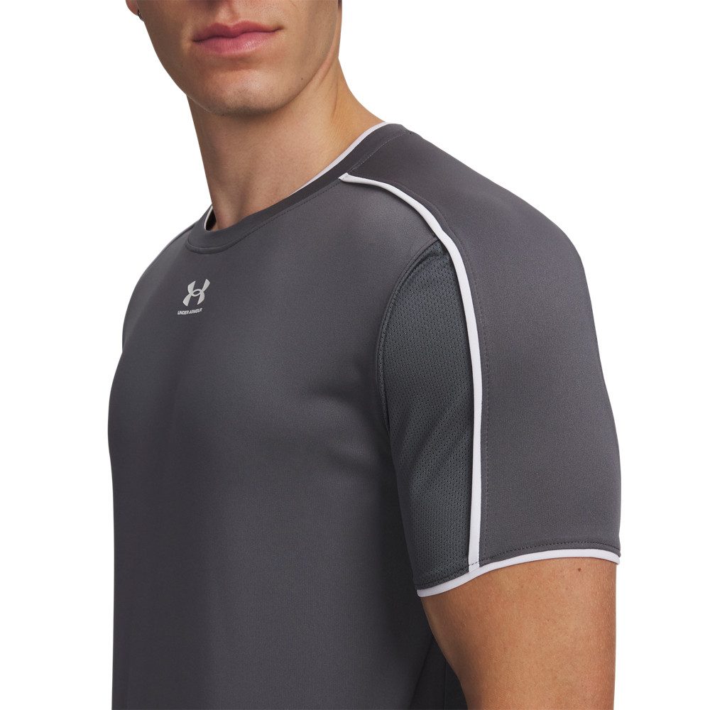 Under Armour® Trainingsshirt UA M CHALLENGER TRAIN SS kurze Ärmel, mit atmungsaktiven Mesh-Einsätzen, geruchsregulierend