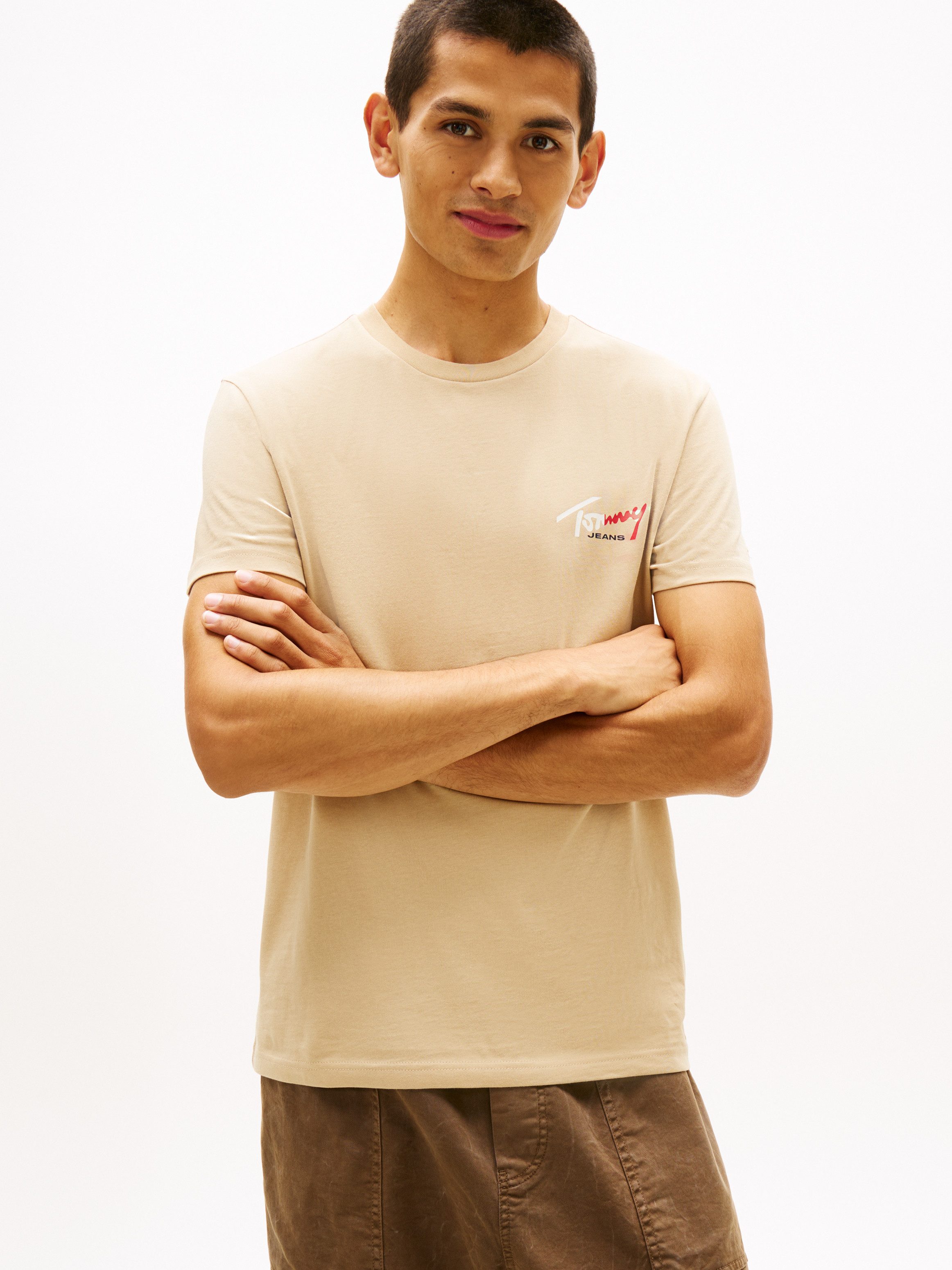 Tommy Jeans T-Shirt TJM SLIM FIT SIGN CHEST mit Markenprint