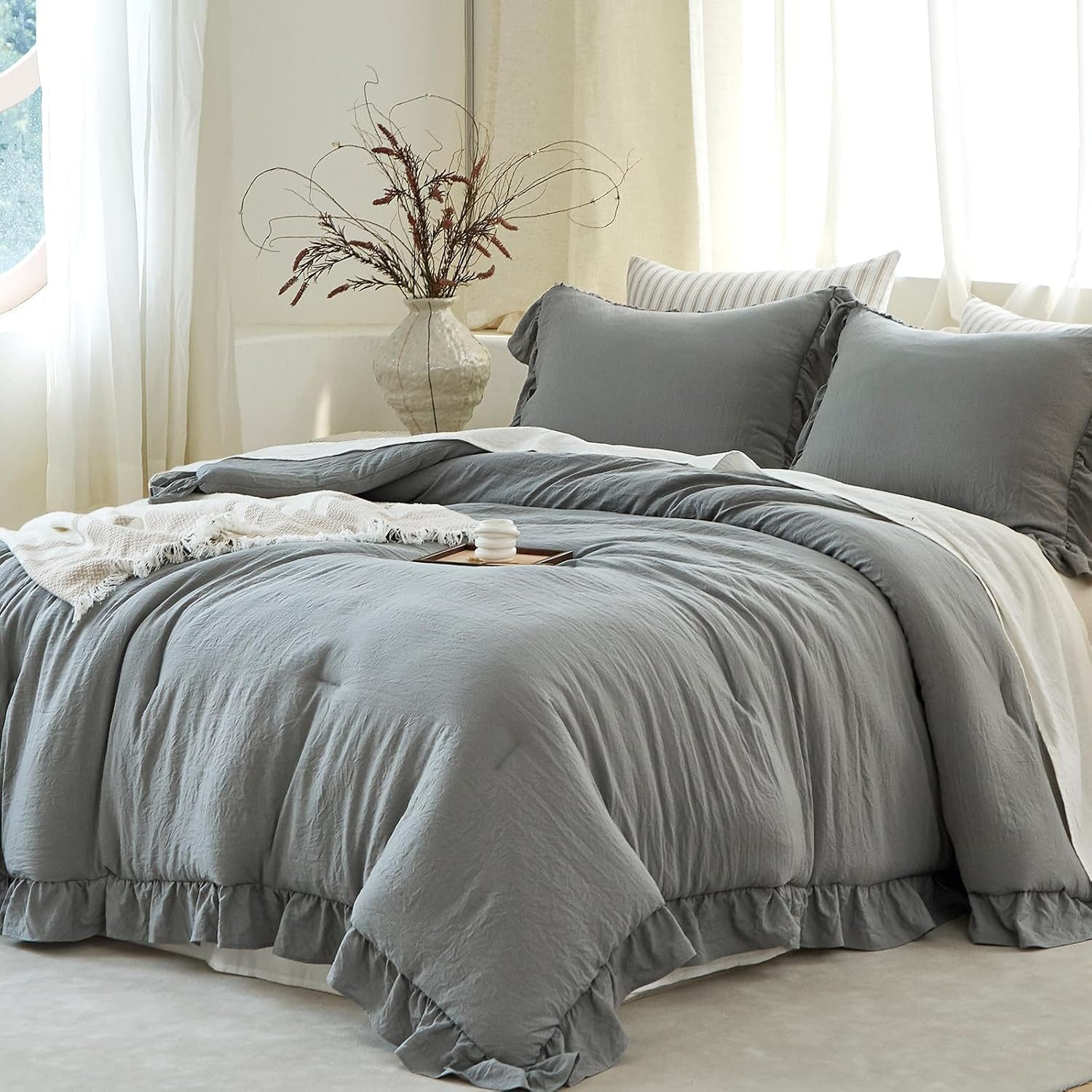 wohnTRAUM24 Bettwäsche Bettwäsche-Set mit Rüschen 135x200 200x200, weich, Shabby-Chic, leicht, Rüschen, 2 teilig, flauschig, für alle Jahreszeiten
