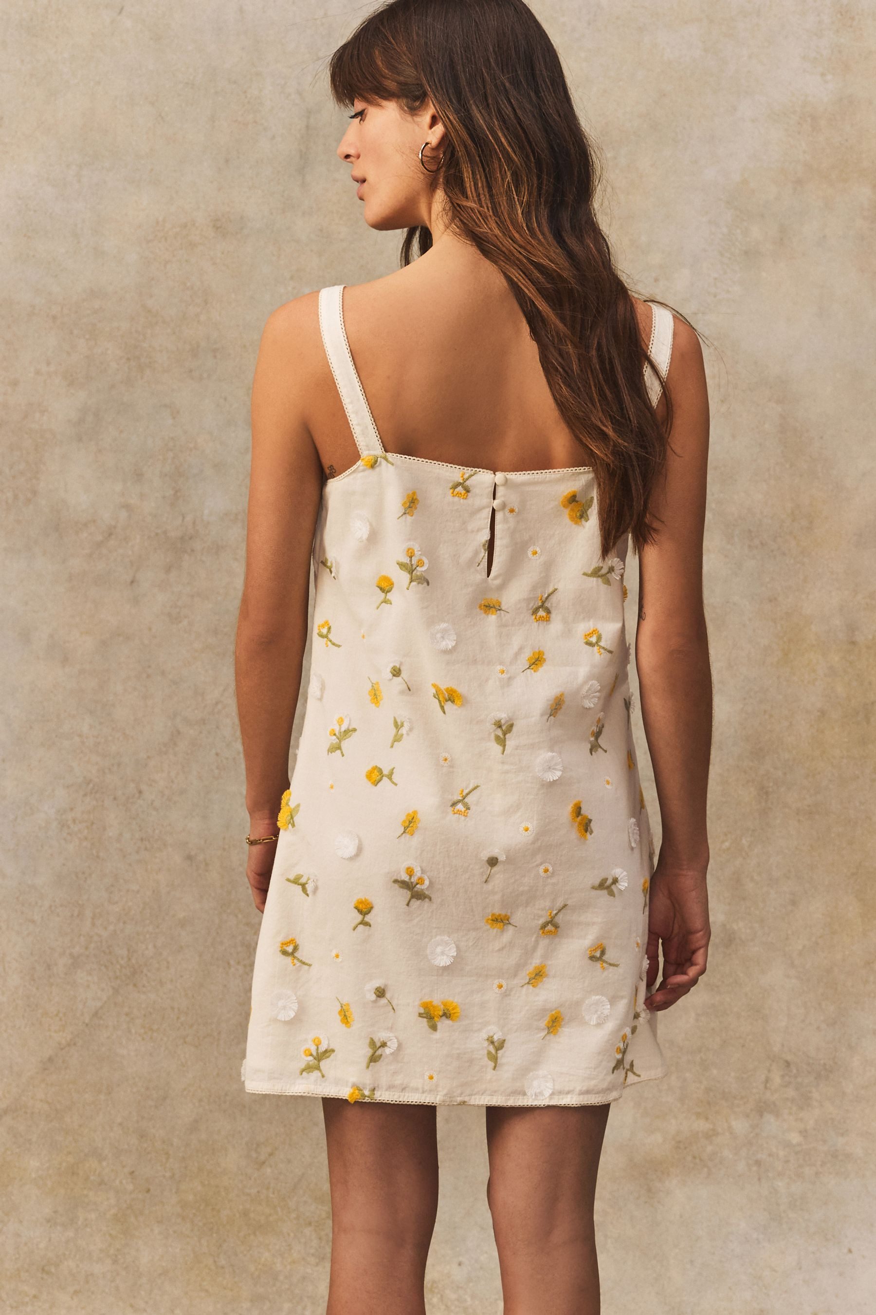 Next Minikleid Minikleid 100 % Baumwolle mit floraler Stickerei (1-tlg) günstig online kaufen