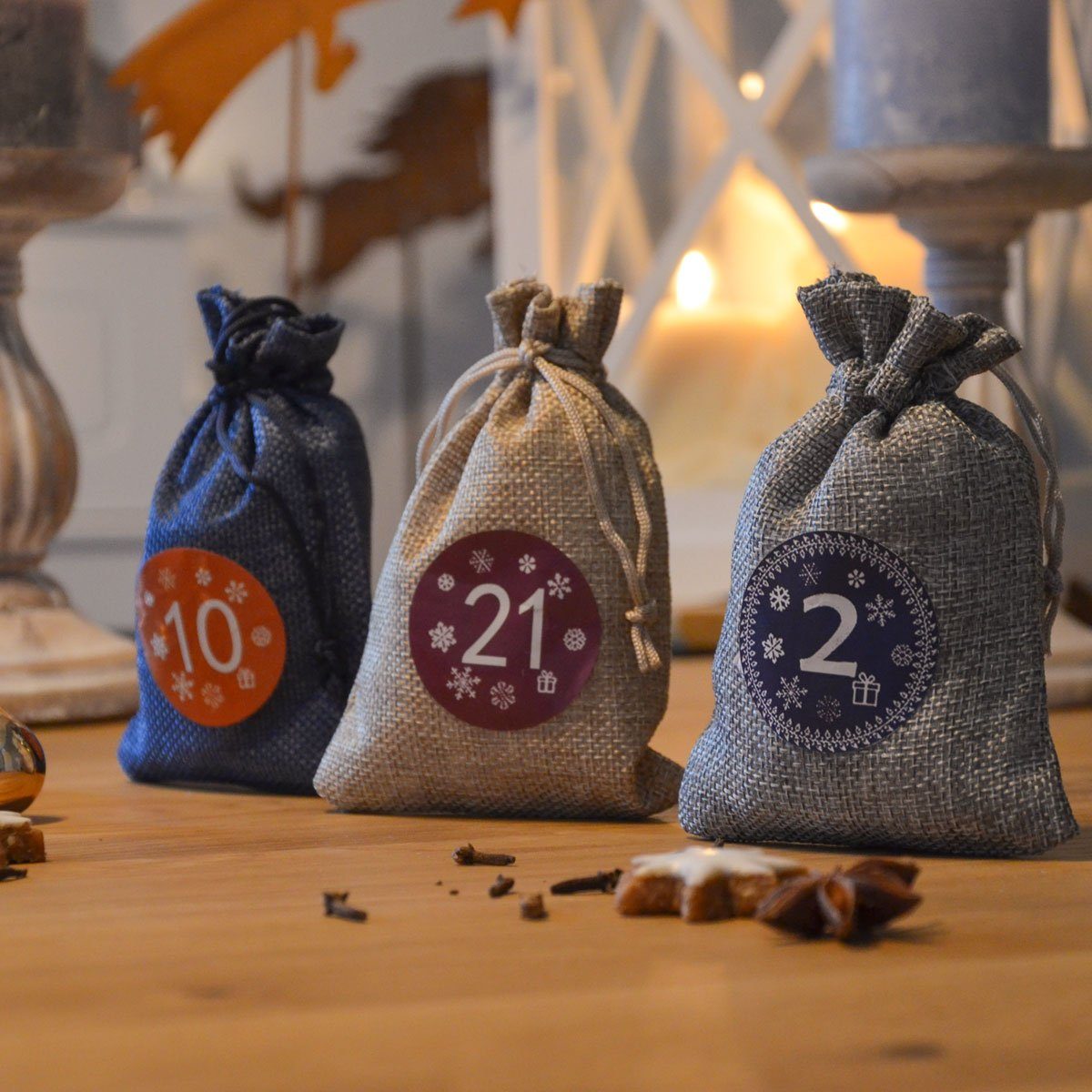 DuneDesign befüllbarer Adventskalender DIY Adventskalender Bastelset mit 24 Jutesäckchen, Nachhaltige Beutel mit Stickern und Zubehör zum Befüllen – Bild 4 von 5