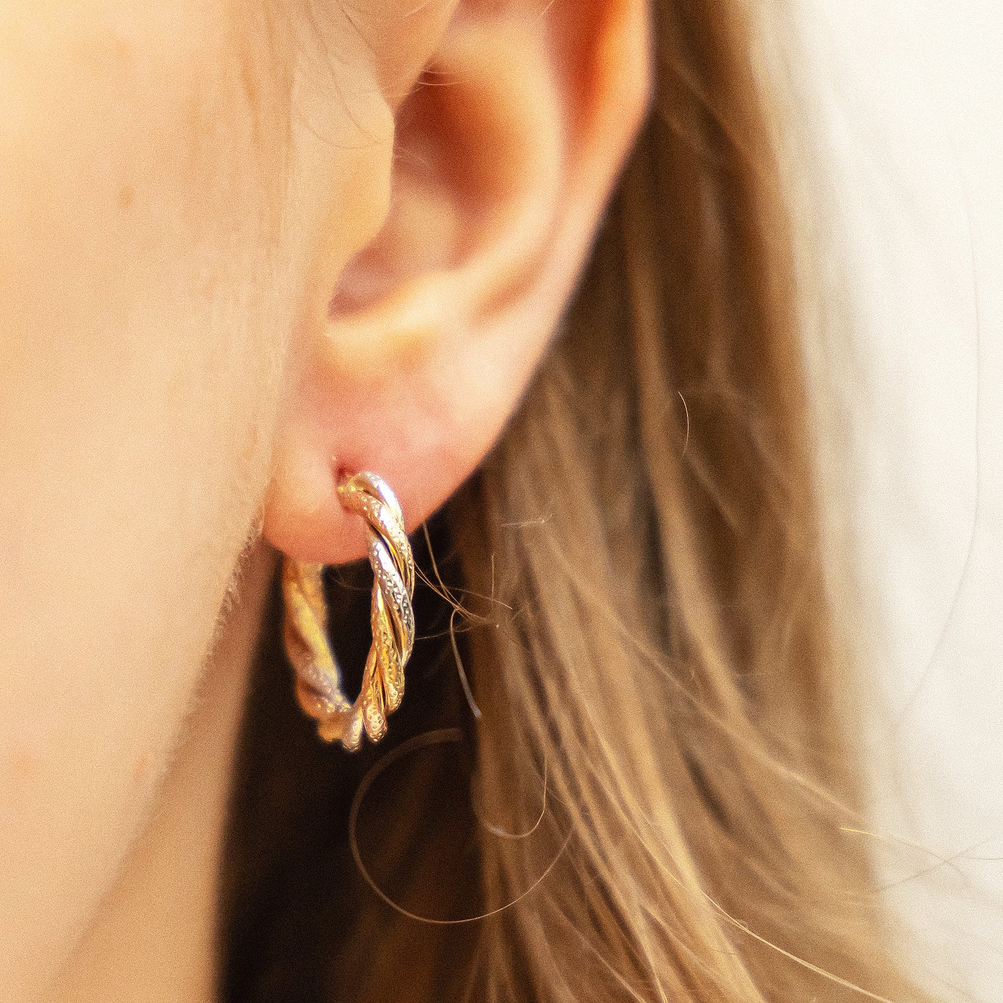 Fascination by Ellen K. Paar Creolen Gold 585 dreifarbig 21mm Durchmesser