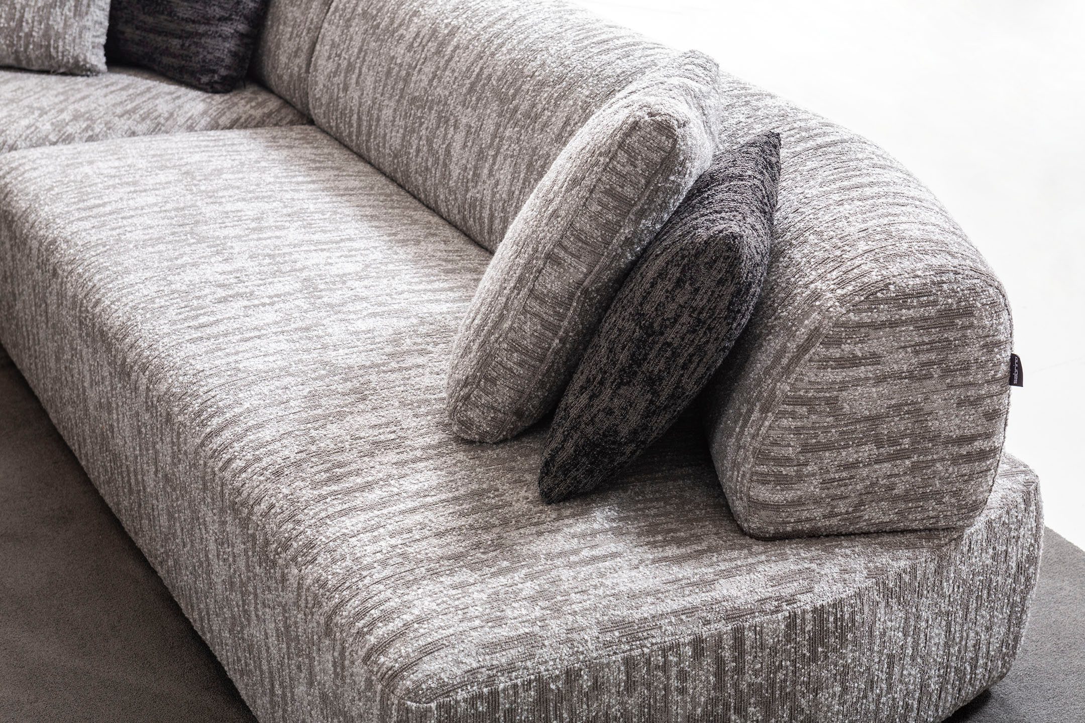 Viva Möbel Sofa TUDOR, L310 x R310 cm, Luxuriöses, flexibles Ecksofa für individuellen Komfort.