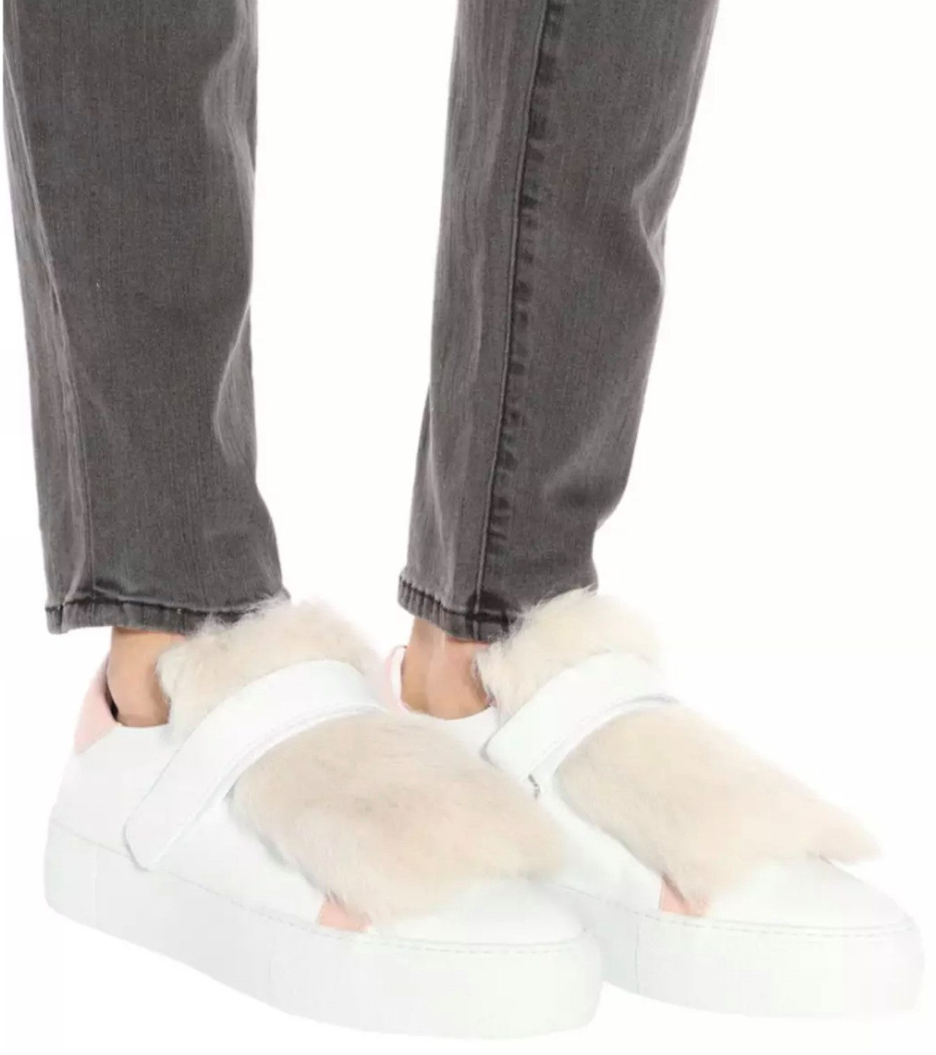 MONCLER Trimmed Slip-On Trainers mit Lammfellbesatz Sneaker breiten Sohle und plüschigen Lammfellbesatzes