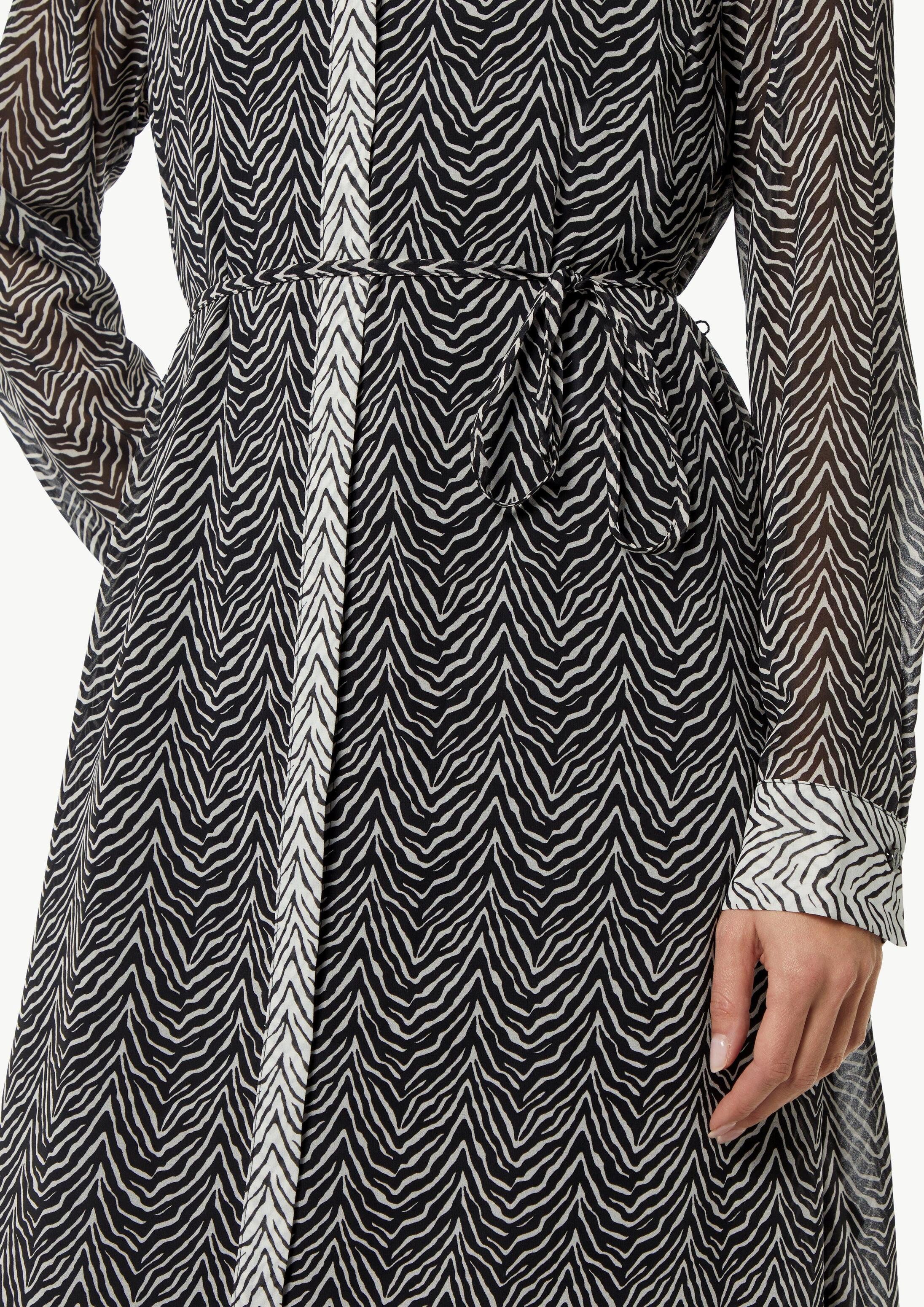 comma Maxikleid Kleid Chiffon-Kleid mit Hemdkragen und Bindeband