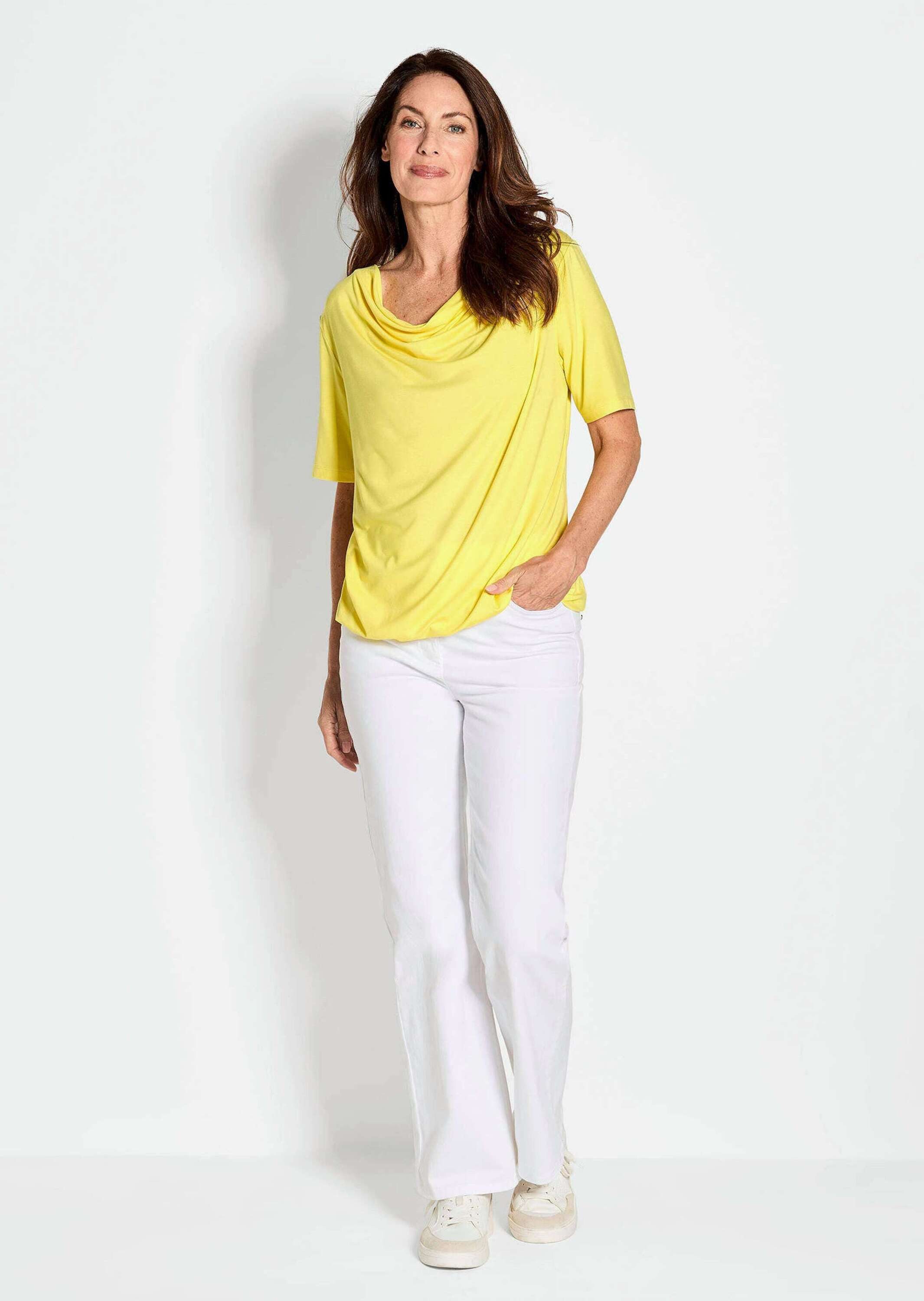GOLDNER T-Shirt Blusenshirt mit Wasserfallausschnitt Elegantes Viskoseshirt mit Gummibund und Halbarm – Bild 2 von 5