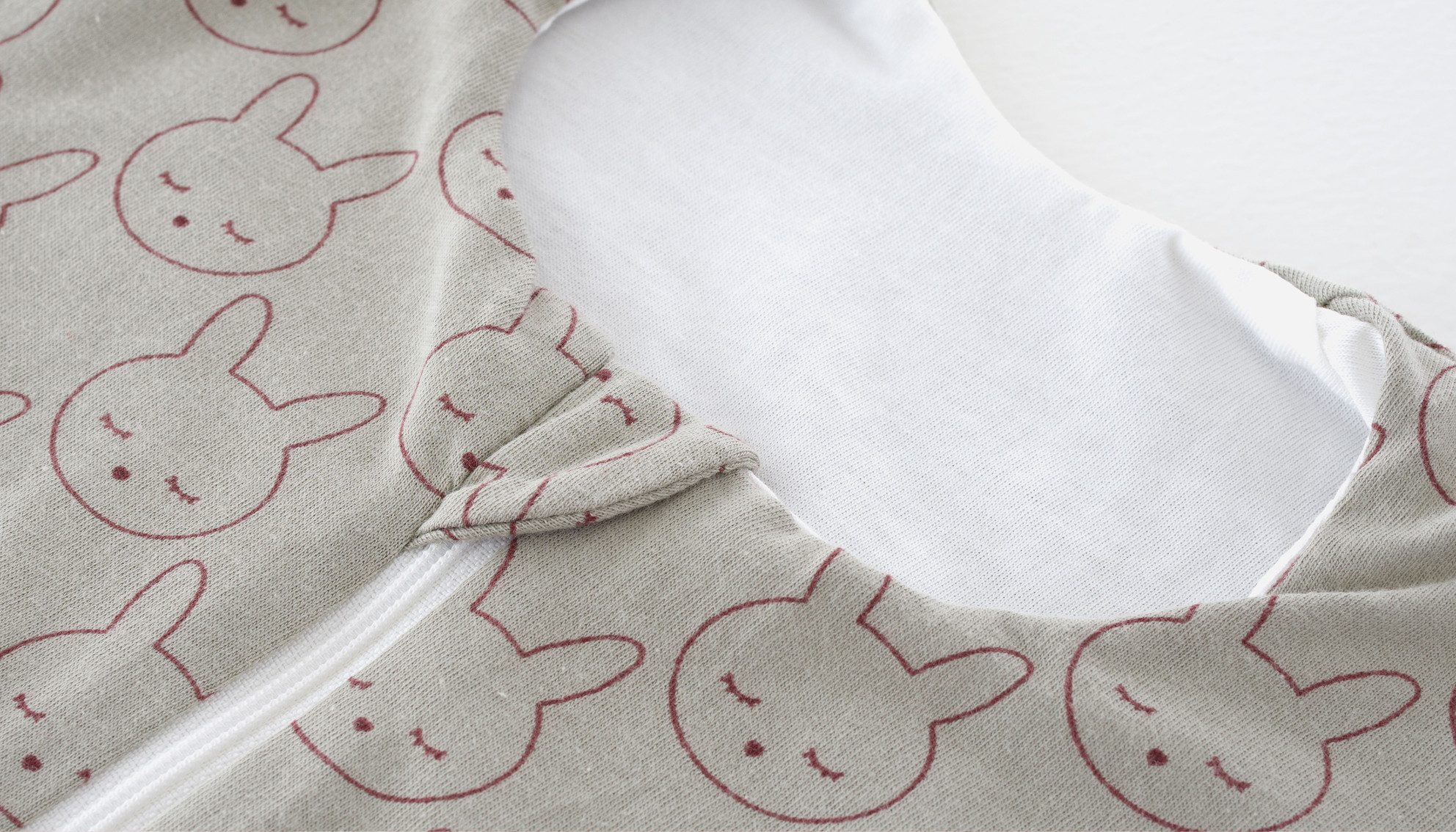 Träumeland Babyschlafsack Schlafanzug light TO GO Baumwolle Kuschelhase grün (1 tlg)