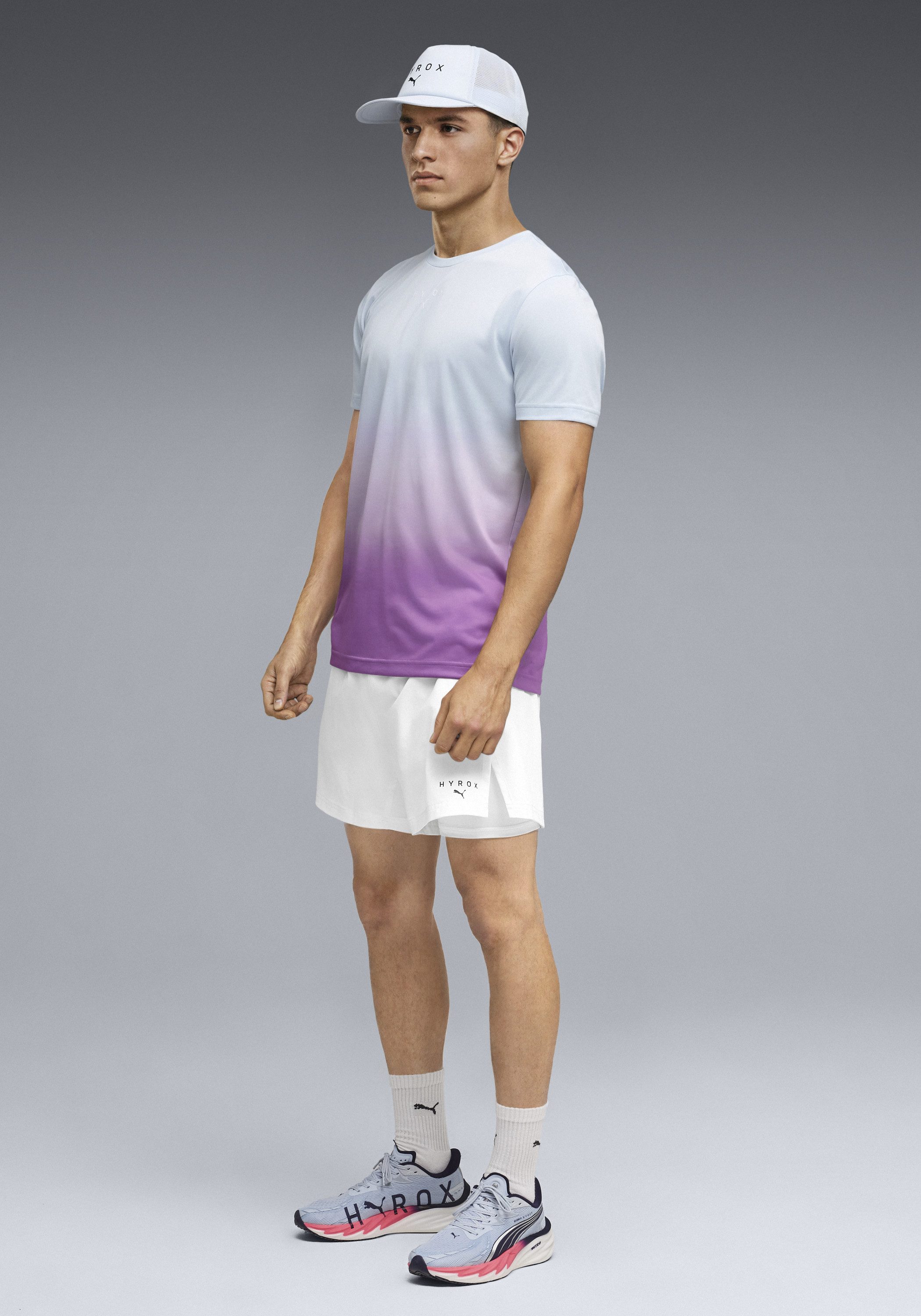 PUMA Trainingsshirt M X HYROX POLY GRAPHIC TEE reguläre Passform, Kurzarm, für Fitness und sportliche Aktivitäten