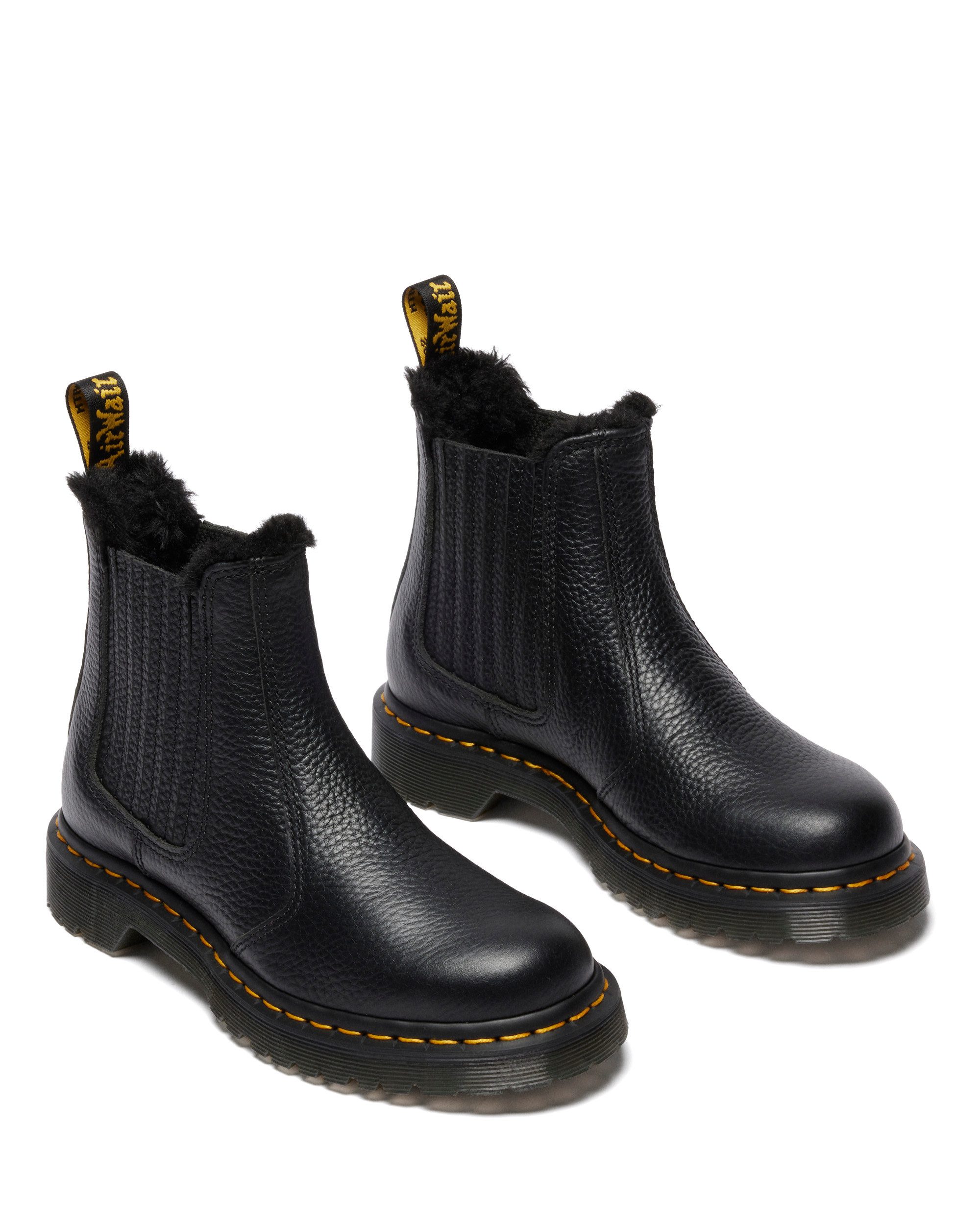 DR. MARTENS 2976 Leonore II Winterboots Blockabsatz, Stiefelette, Schlupfboots mit Fellimitat am Schaftrand