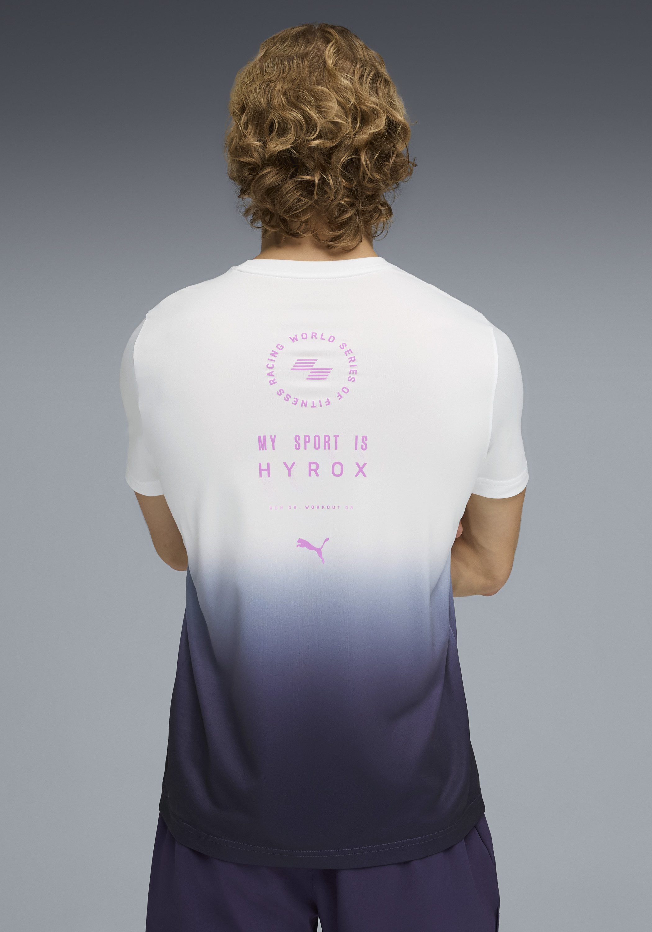 PUMA Trainingsshirt M X HYROX POLY GRAPHIC TEE reguläre Passform, Kurzarm, für Fitness und sportliche Aktivitäten