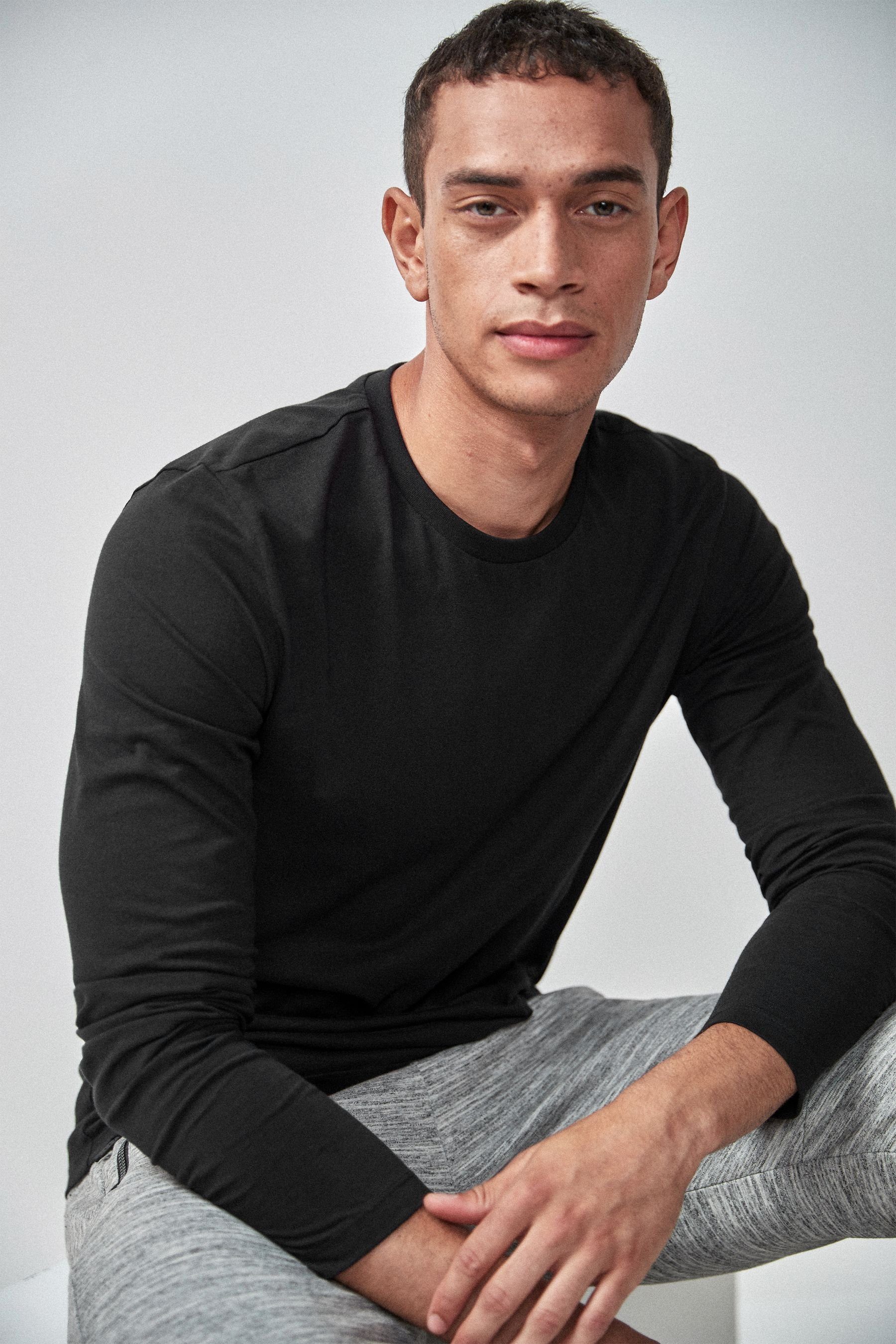 Next Langarmshirt Rundhalsshirt – Slim Fit (1-tlg) günstig online kaufen