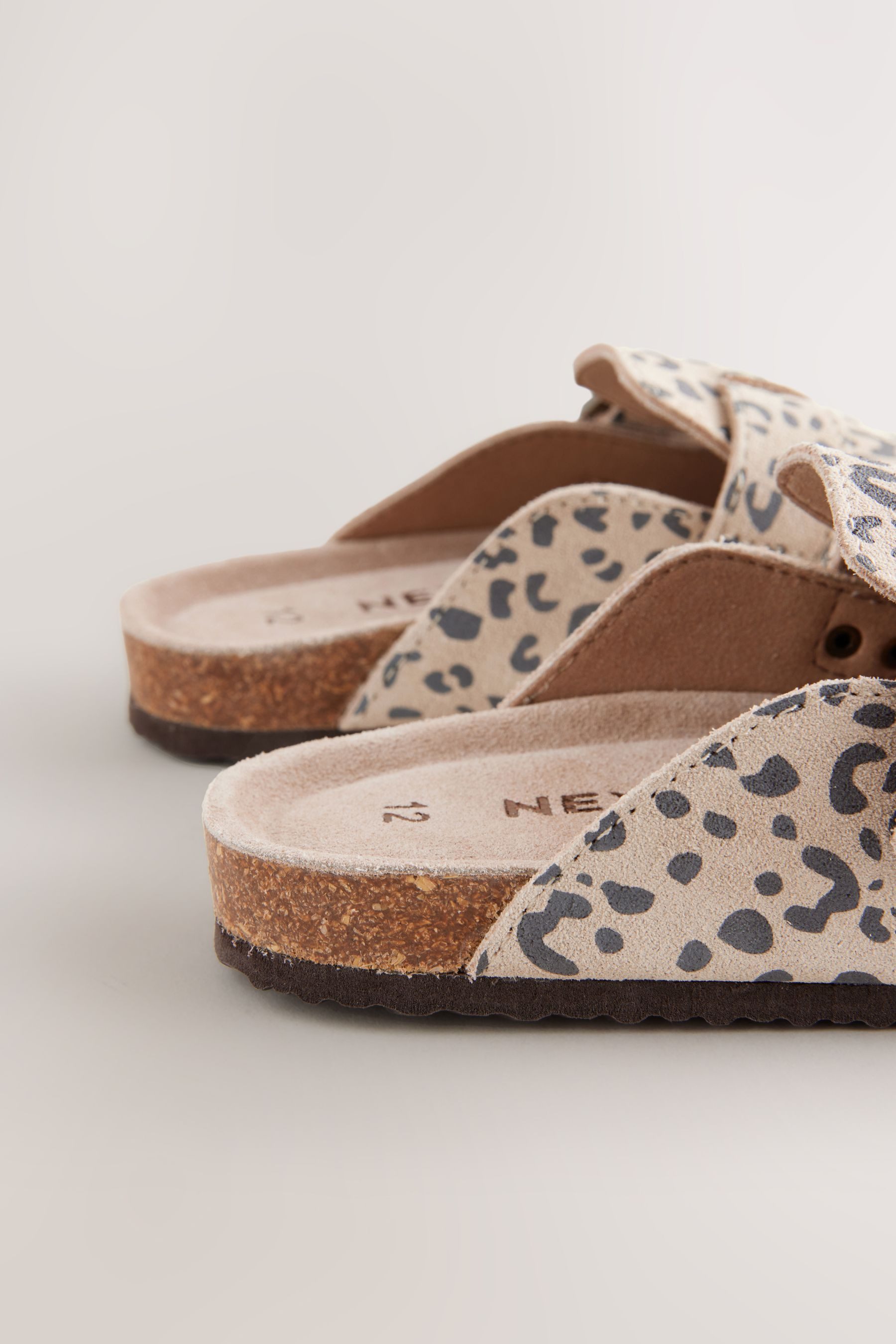 Next Clogs aus Veloursleder Clog (1-tlg)