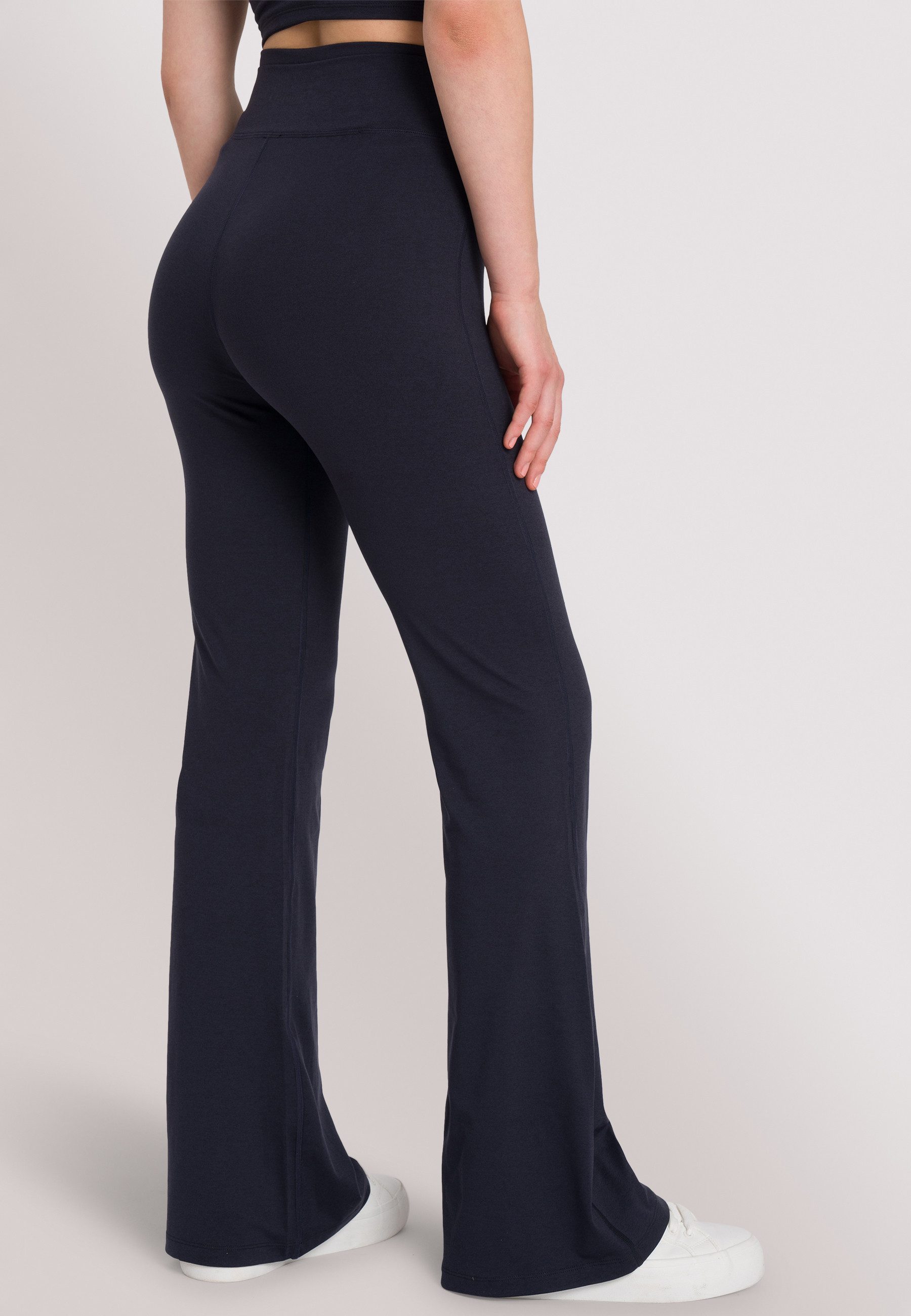 OCEANSAPART Jogger Pants Dahlia (1-tlg) mit ausgestelltem Bein