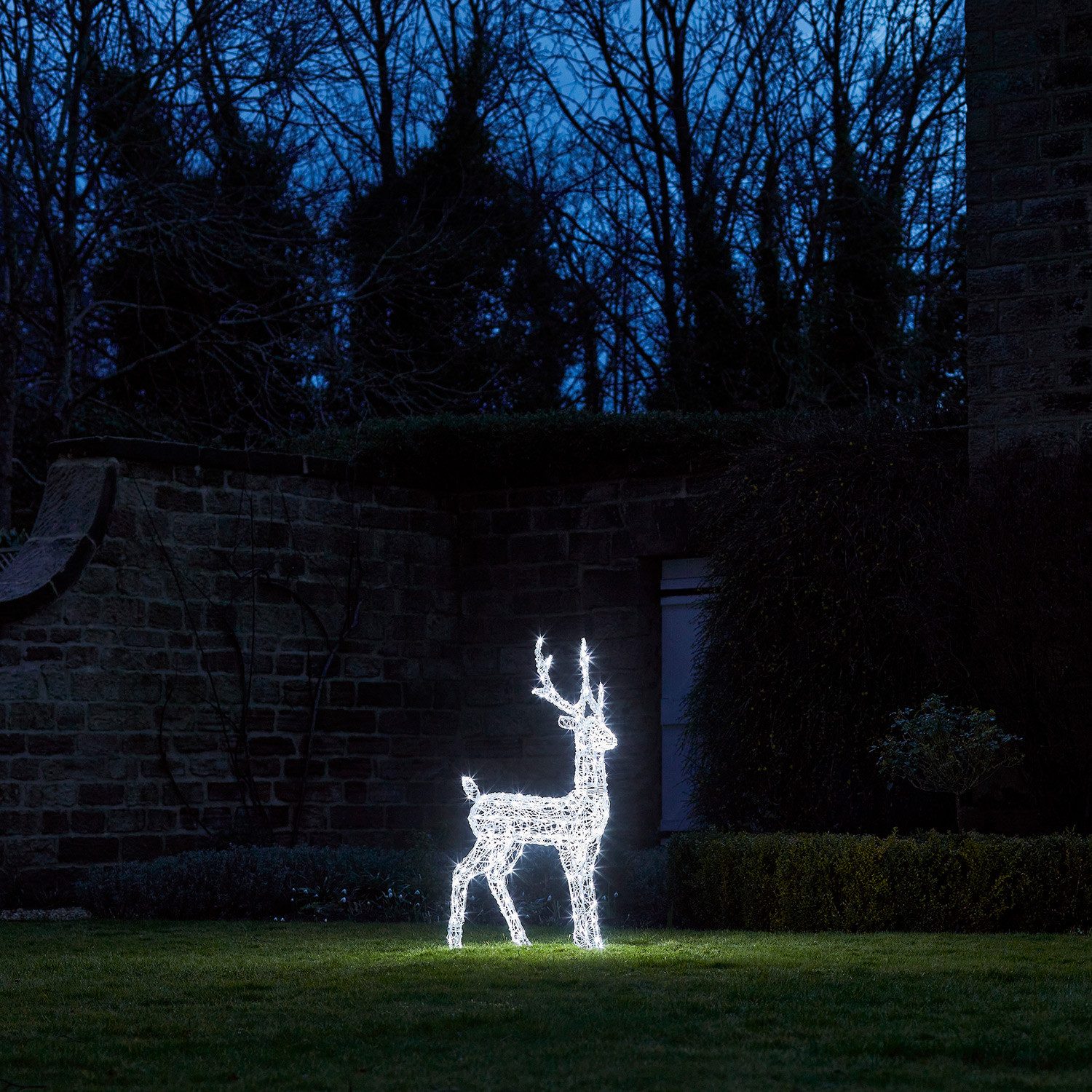 Lights4fun LED-Dekofigur LED-Rentier Hirsch M Swinsty, Weihnachtsbeleuchtung, Höhe: 120 cm