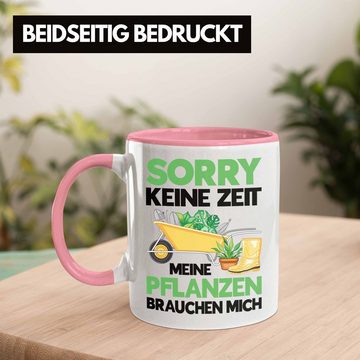 Trendation Tasse Trendation - Meine Pflanzen Brauchen Mich Tasse mit Spruch Garten Hobbygärtner Gärtner Geschenk Lustig Gärtnerin Geschenkidee