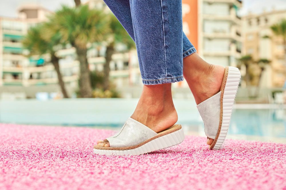 Rieker Pantolette, Keilabsatz, Sommerschuh, Schlappen mit Juterahmen an der günstig online kaufen