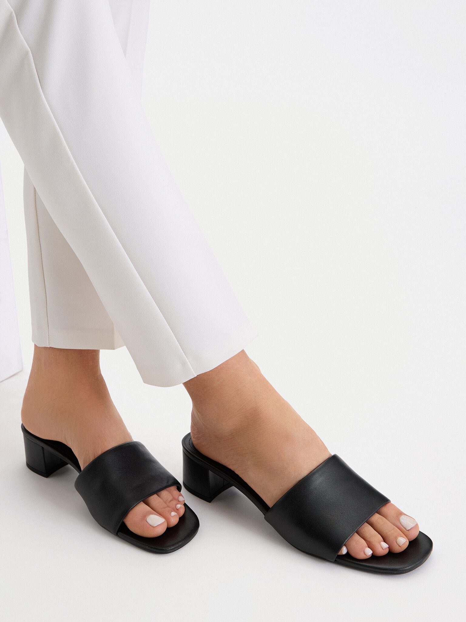 GINO ROSSI Gino Rossi Damen Flip-Flops Schwarz Gino Rossi-C-V2399L-1-1 Schwarz Badepantolette