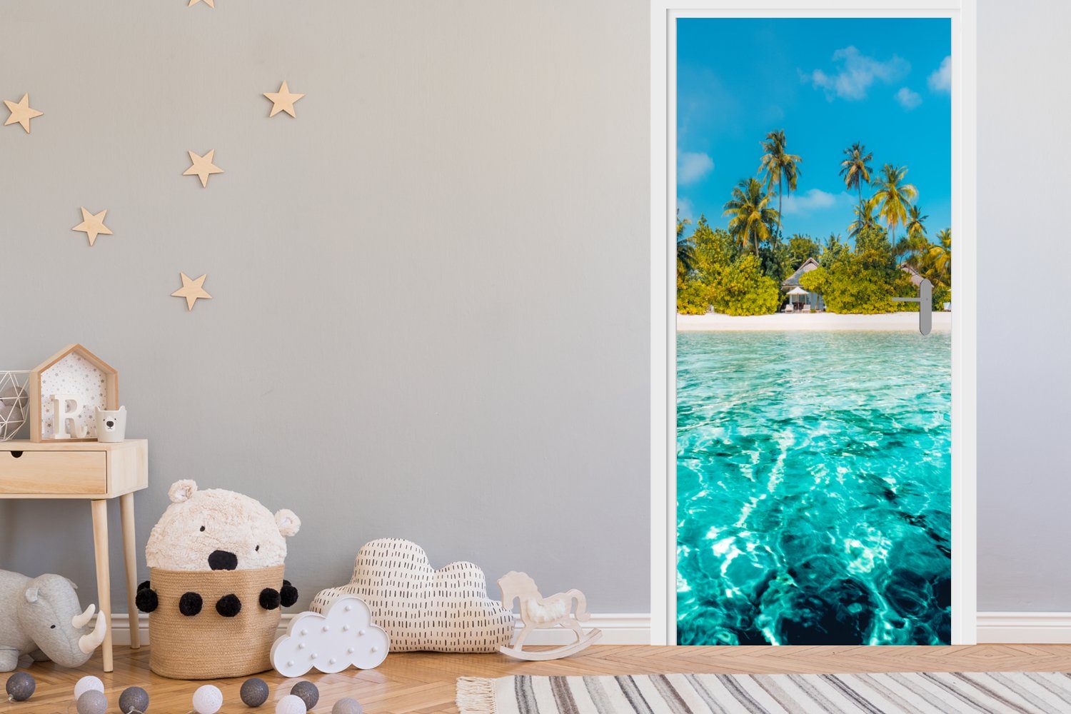 MuchoWow Türtapete Blick auf Tür, aus, Palmen einen Strand mit Fototapete Türaufkleber, 75x205 cm (1 bedruckt, Wasser St), vom Matt, für