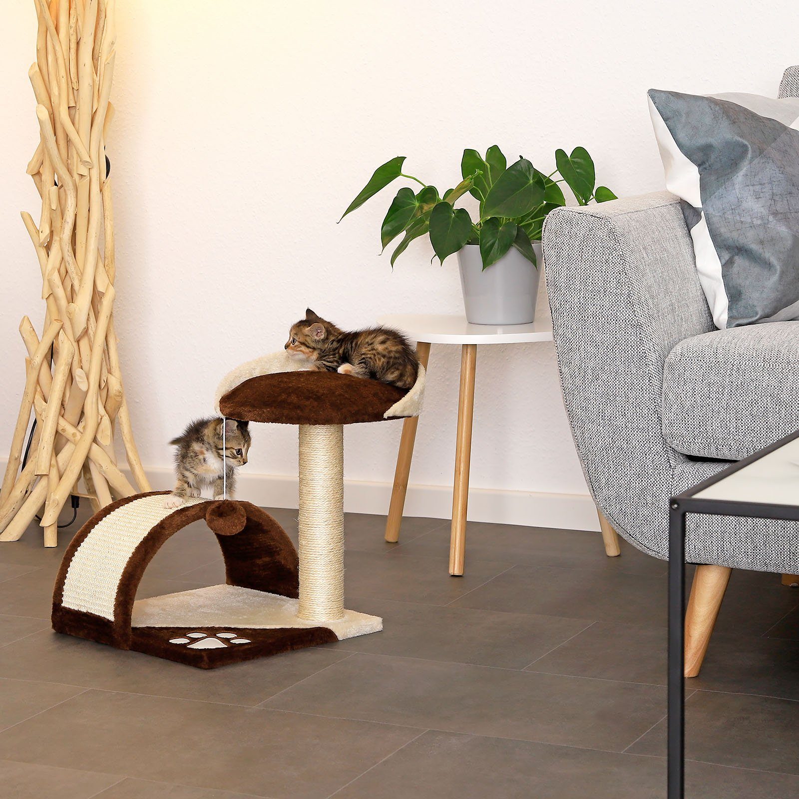 lionto Kratzbaum kompakt, mit Spielball, Kratzbogen & Aussichtsplattform, braun/beige, platzsparender Katzenkratzbaum, Höhe 43 cm