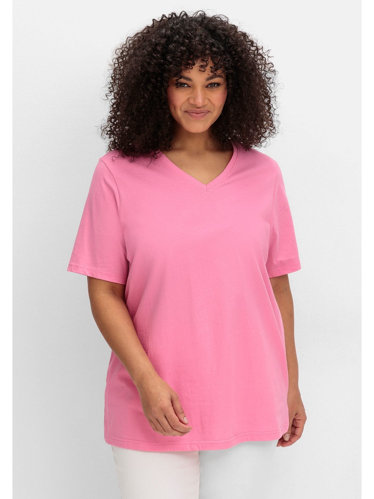 Sheego T-Shirt Große Größen mit V-Ausschnitt, aus leichtem Jersey