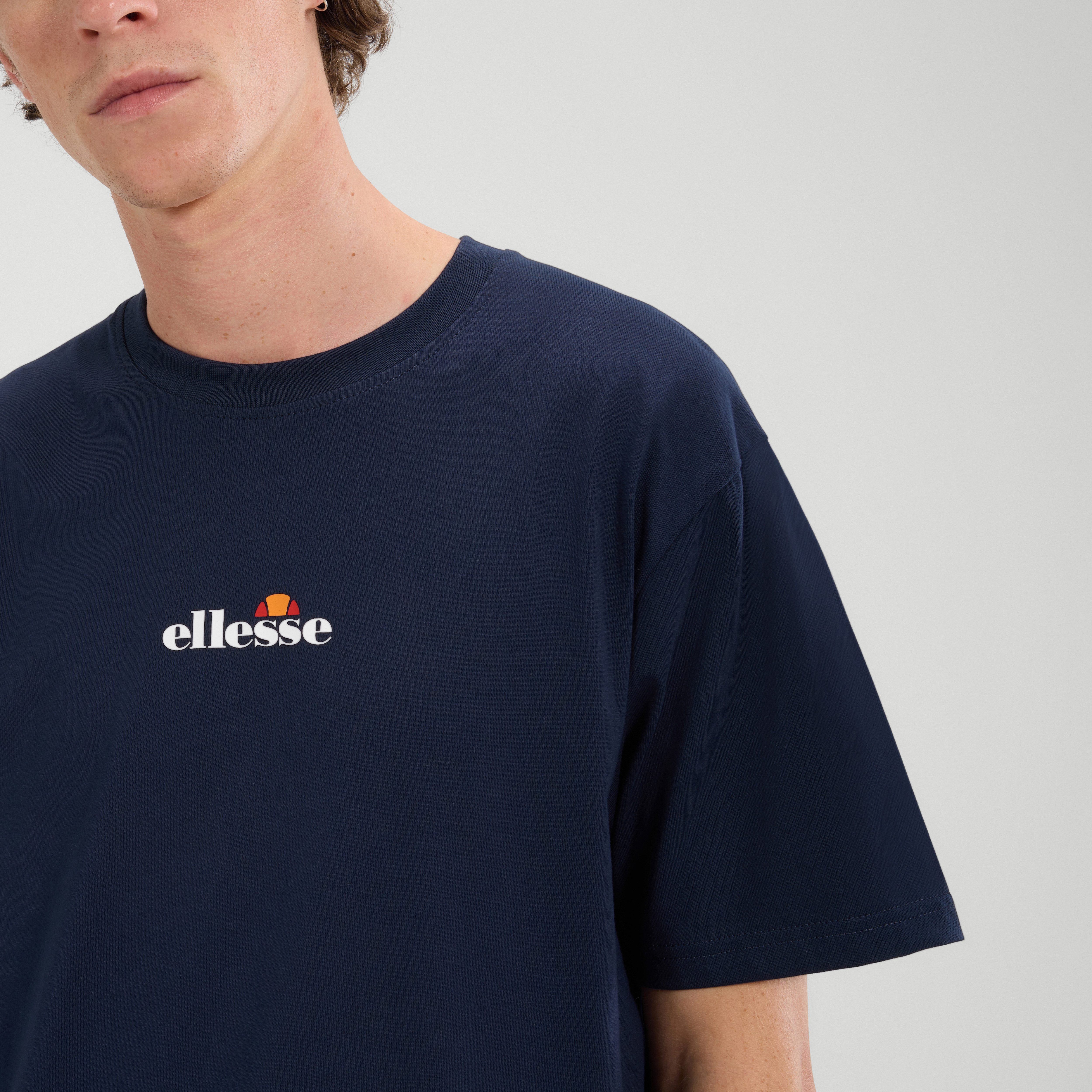 Ellesse T-Shirt OLLIO 2 TEE sportlicher Stil, mit Rundhalsausschnitt, Kurzarm-Design